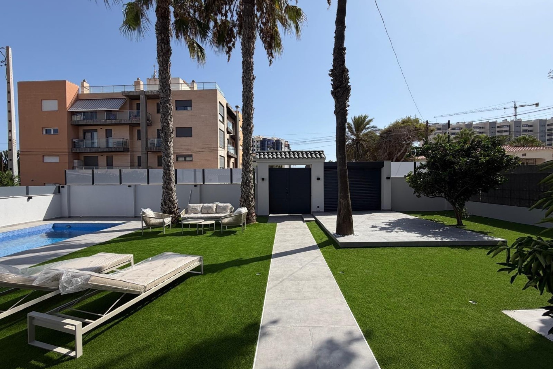 Herverkoop - Vrijstaande Villa -
Torrevieja - Punta Prima