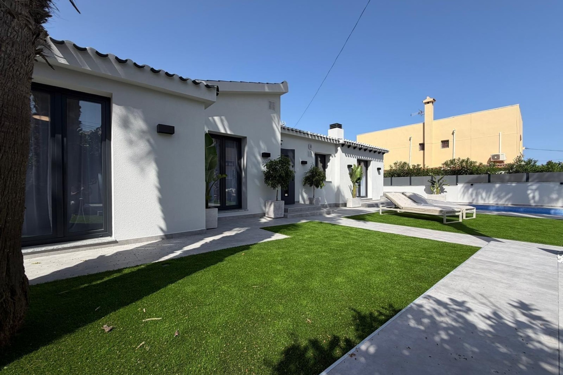 Herverkoop - Vrijstaande Villa -
Torrevieja - Punta Prima