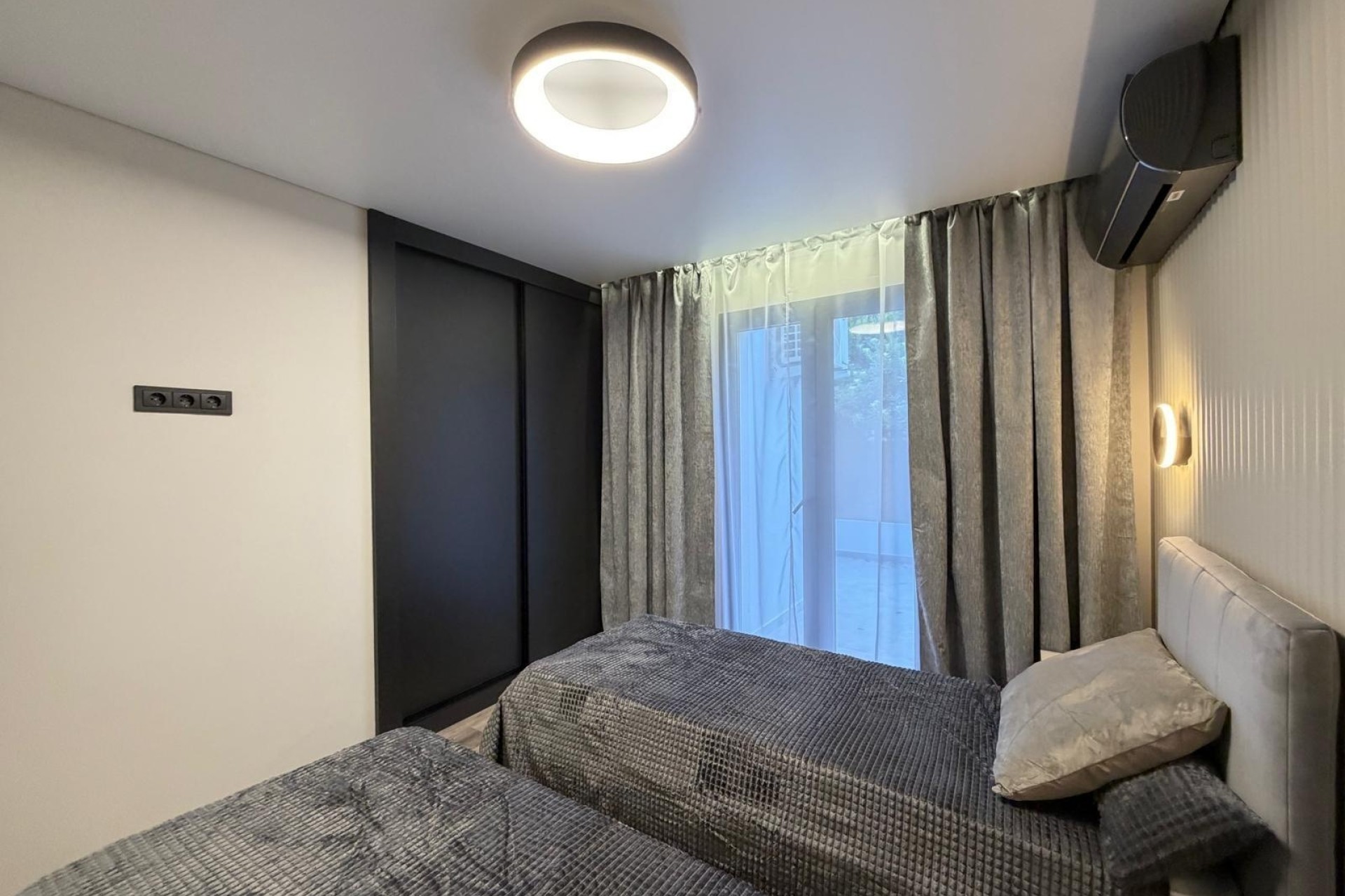 Herverkoop - Vrijstaande Villa -
Torrevieja - Punta Prima