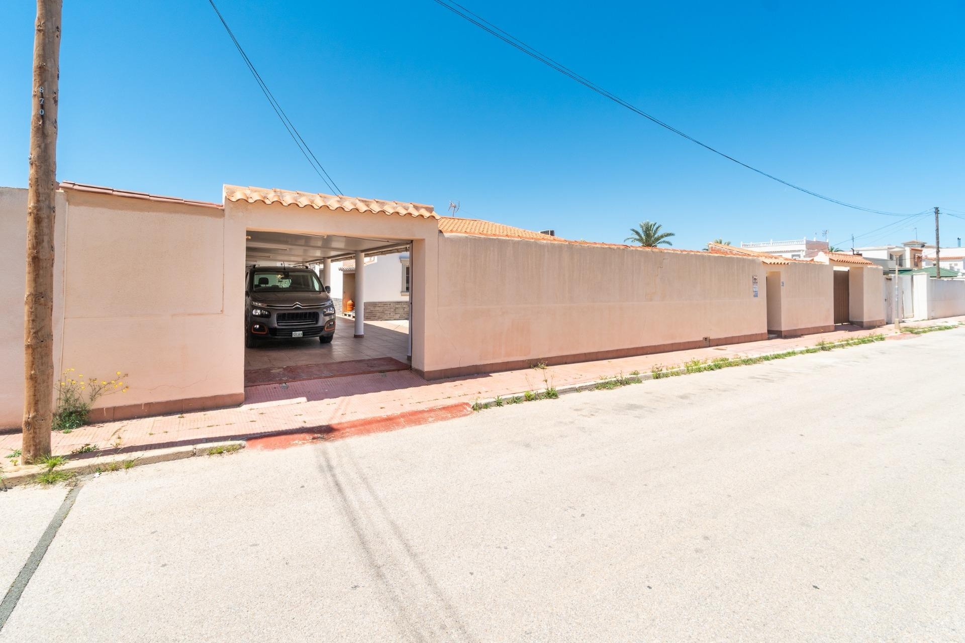Herverkoop - Vrijstaande Villa -
Torrevieja - Torreta florida