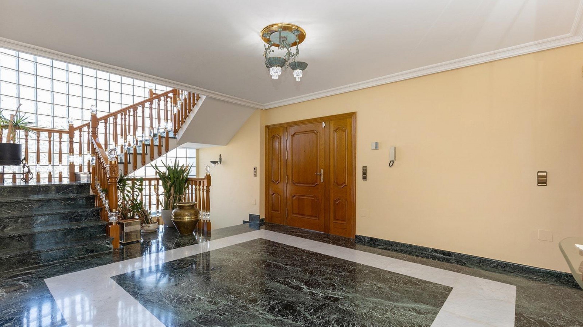 Herverkoop - Vrijstaande Villa -
Torrevieja - Torreta florida