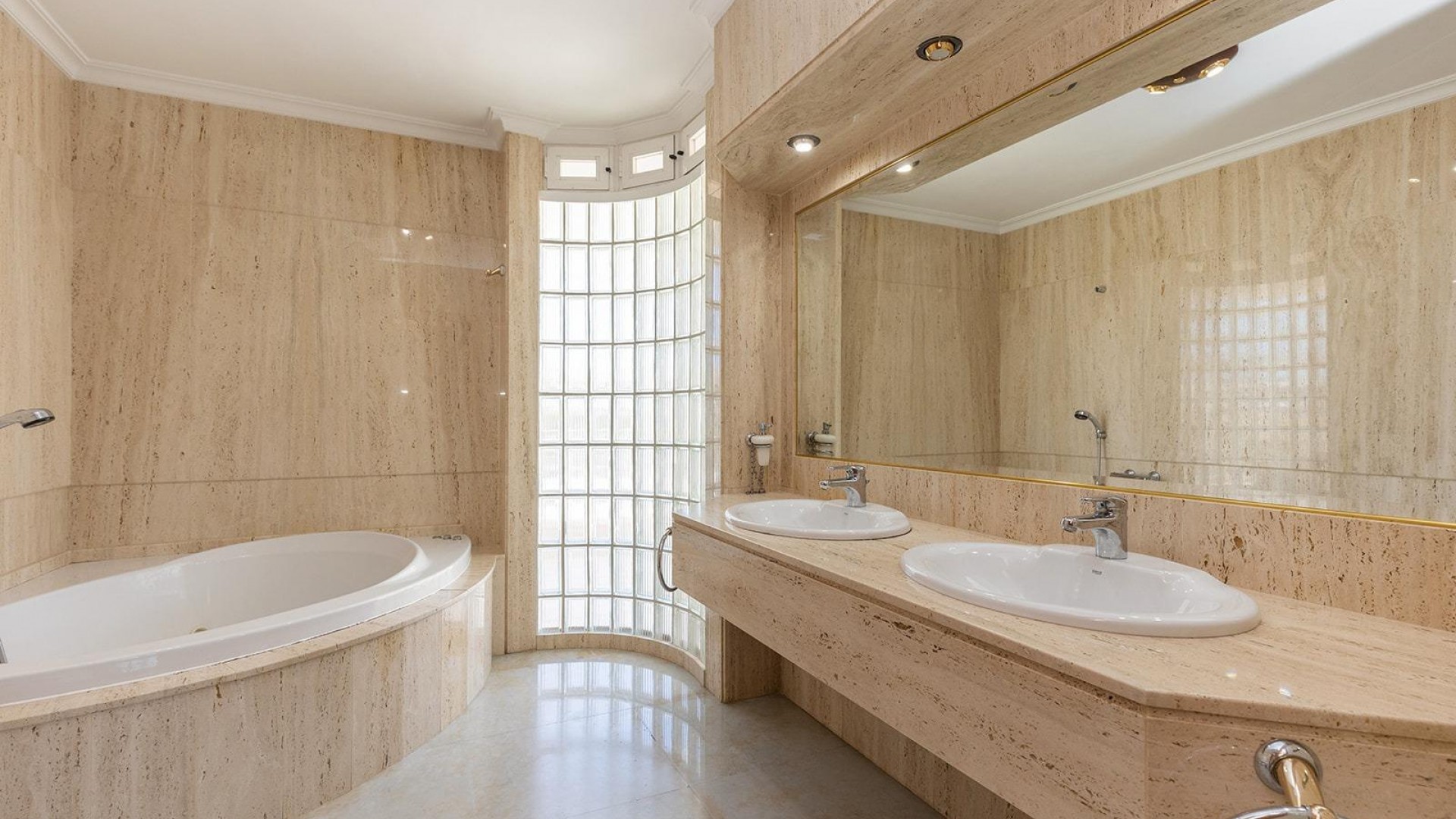 Herverkoop - Vrijstaande Villa -
Torrevieja - Torreta florida