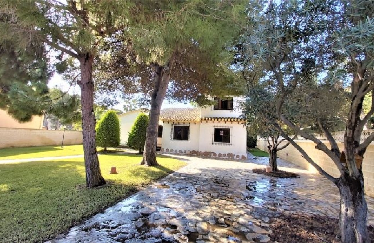 Herverkoop - Vrijstaande Villa -
Torrevieja