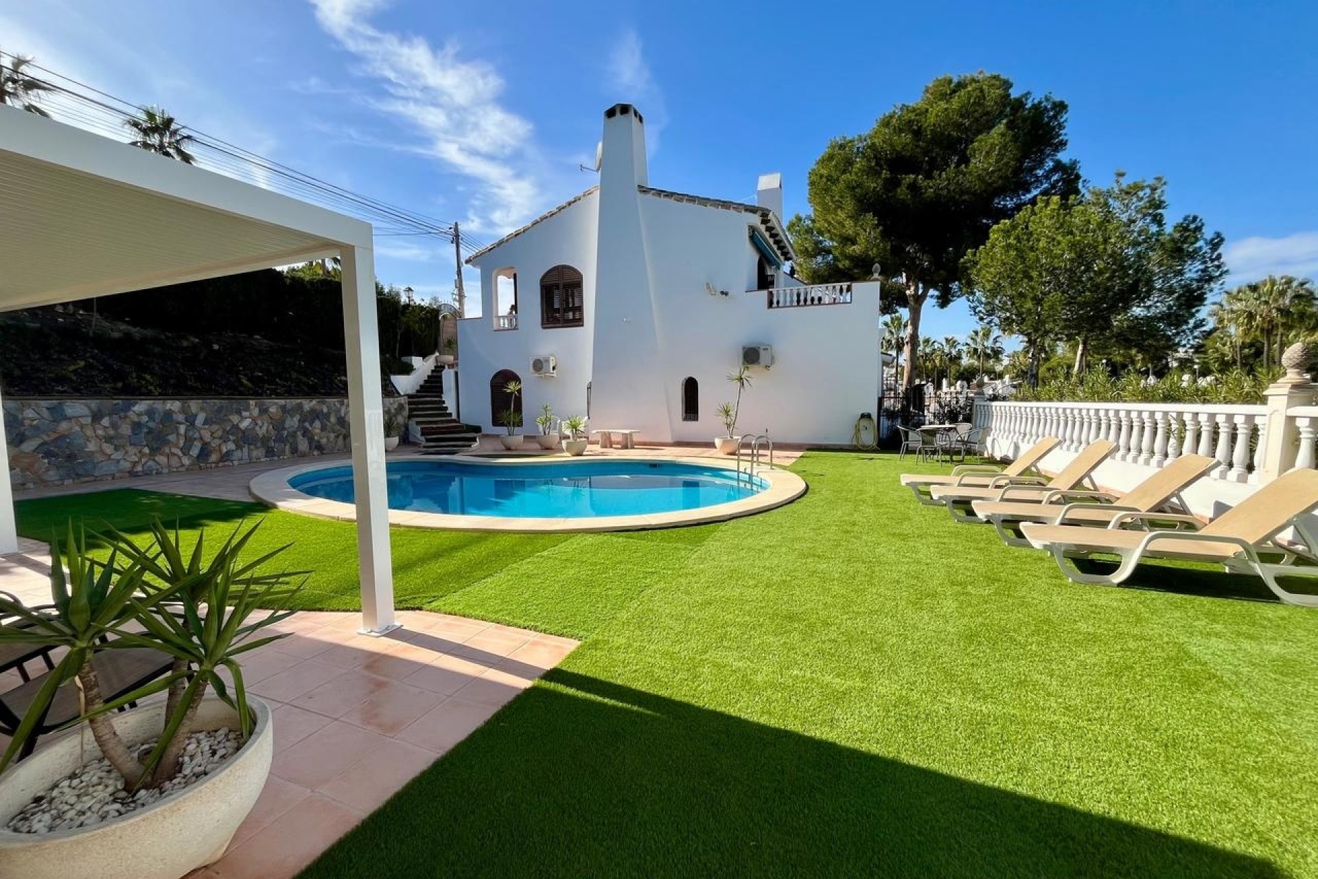 Herverkoop - Vrijstaande Villa -
Villamartín - Costa Blanca