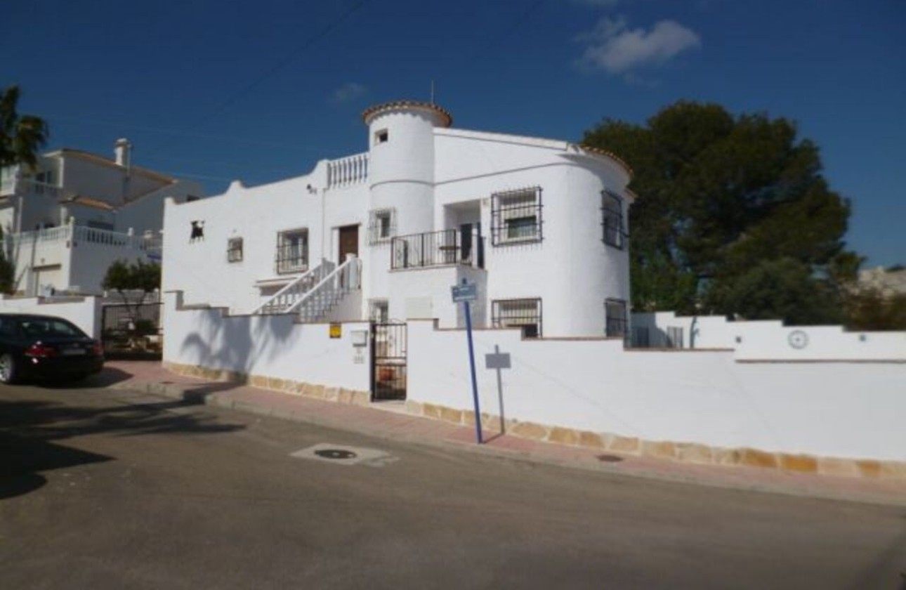 Herverkoop - Vrijstaande Villa -
Villamartín - Costa Blanca