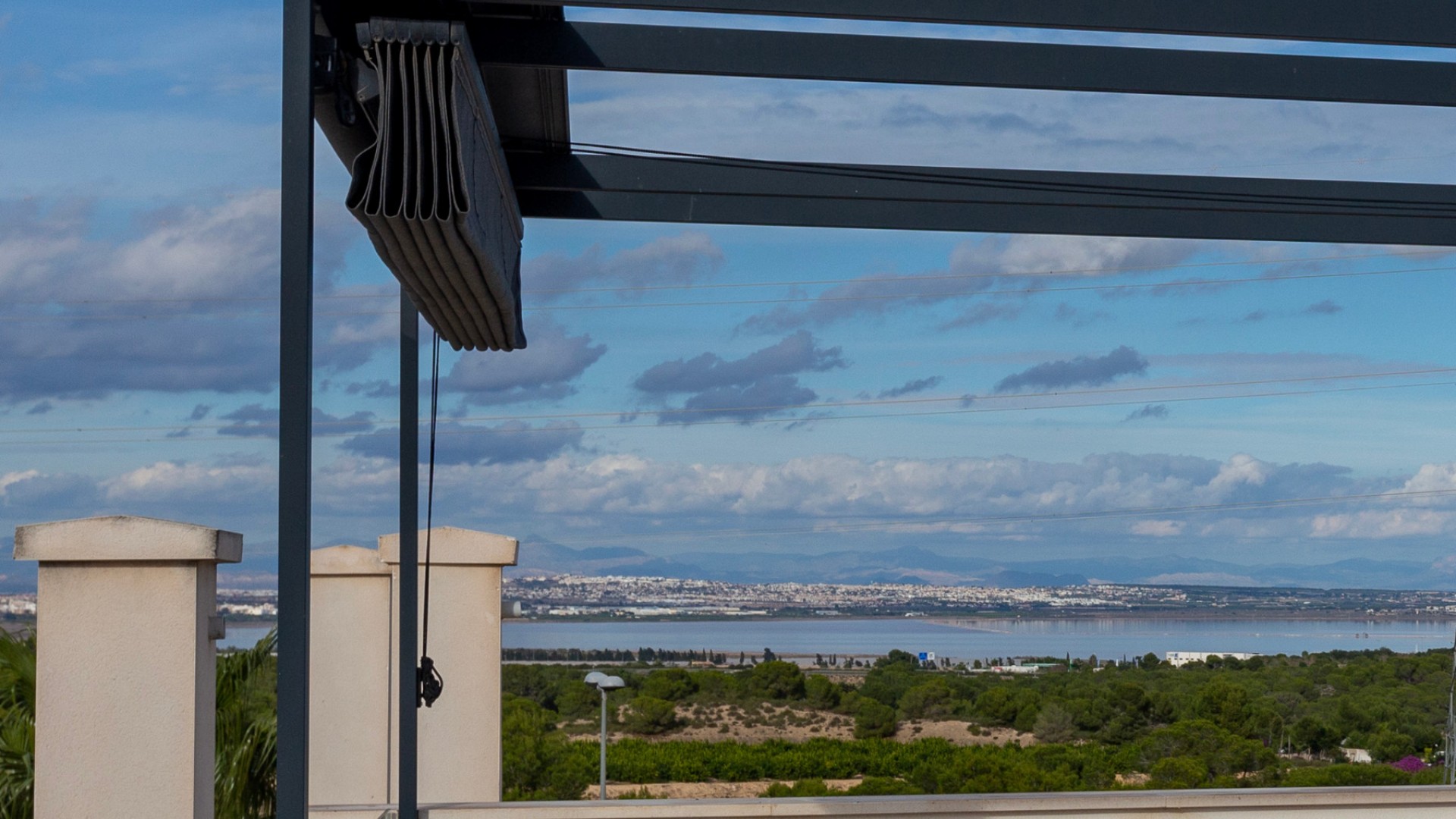 Herverkoop - Vrijstaande Villa -
Villamartín - Pau 26