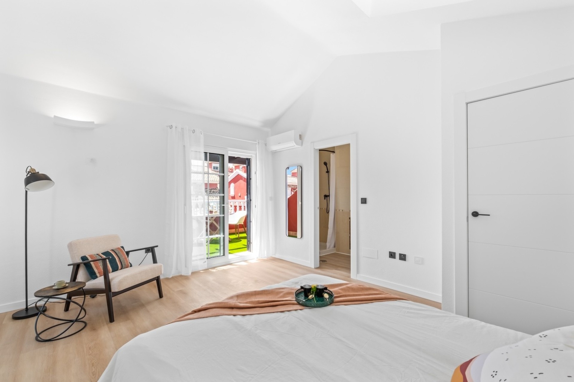 Herverkoop - Vrijstaande Villa -
Villamartín - PAU 26