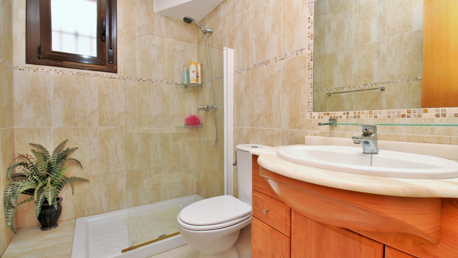 Herverkoop - Vrijstaande Villa -
Villamartín - PAU 8