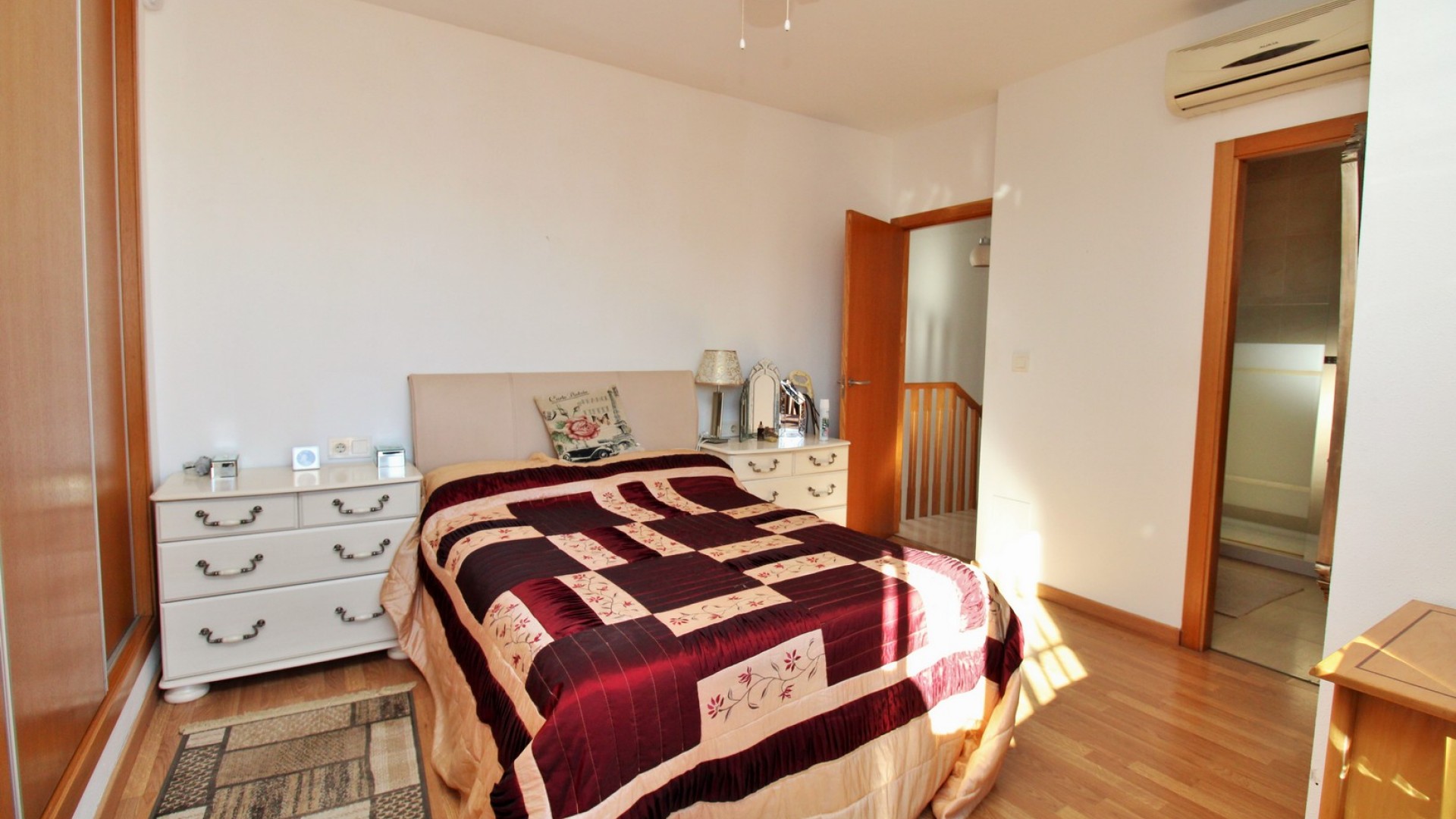 Herverkoop - Vrijstaande Villa -
Villamartín - PAU 8