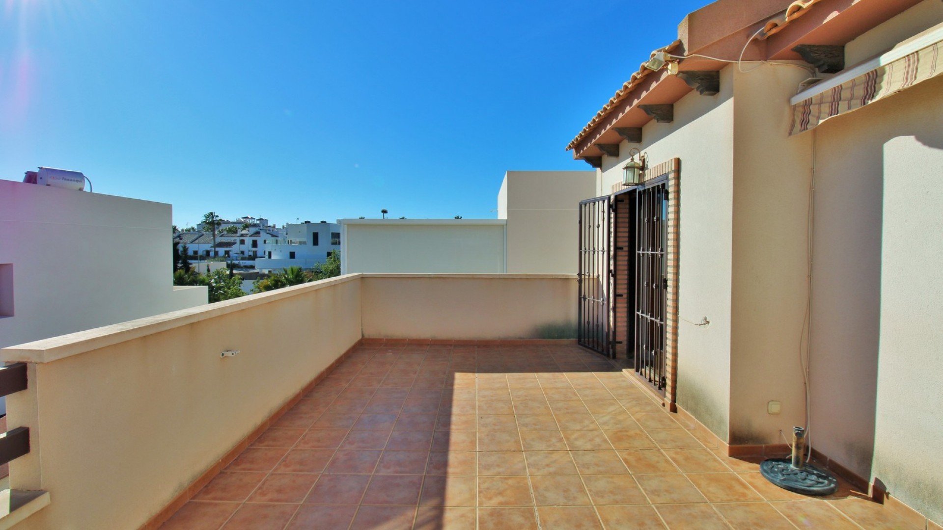 Herverkoop - Vrijstaande Villa -
Villamartín - PAU 8