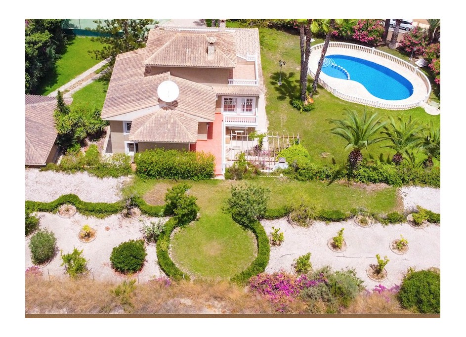 Herverkoop - Vrijstaande Villa -
Villamartín - Villamartin