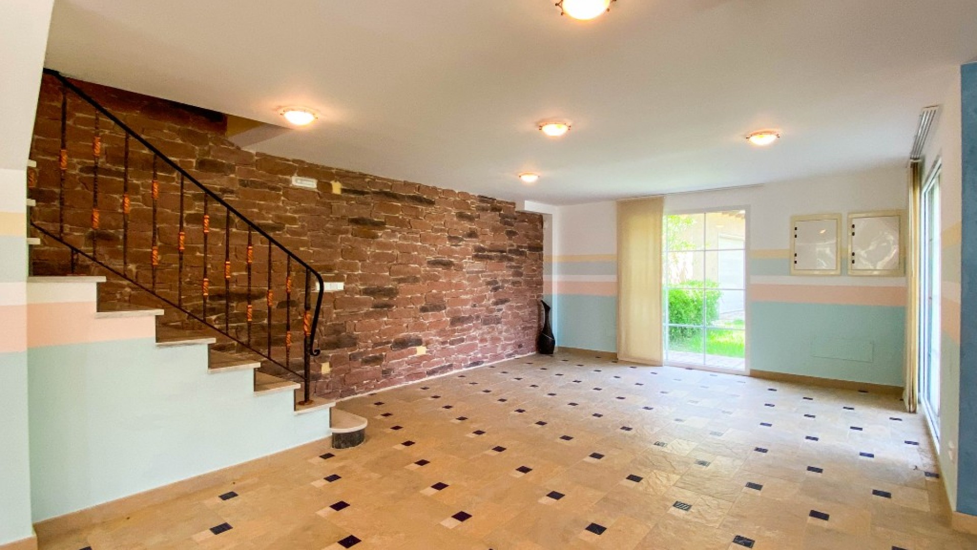 Herverkoop - Vrijstaande Villa -
Villamartín - Villamartin