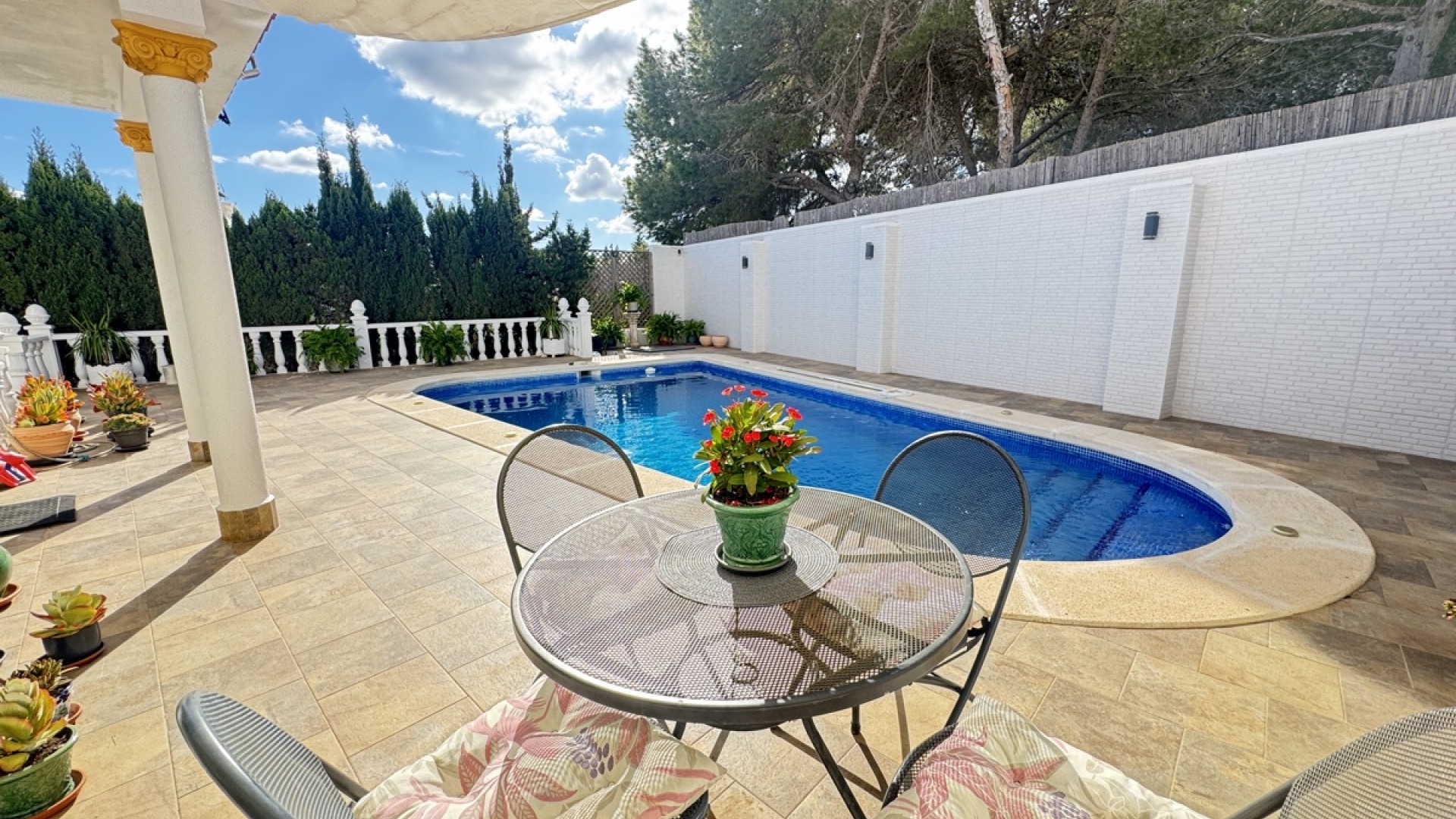 Herverkoop - Vrijstaande Villa -
Villamartín