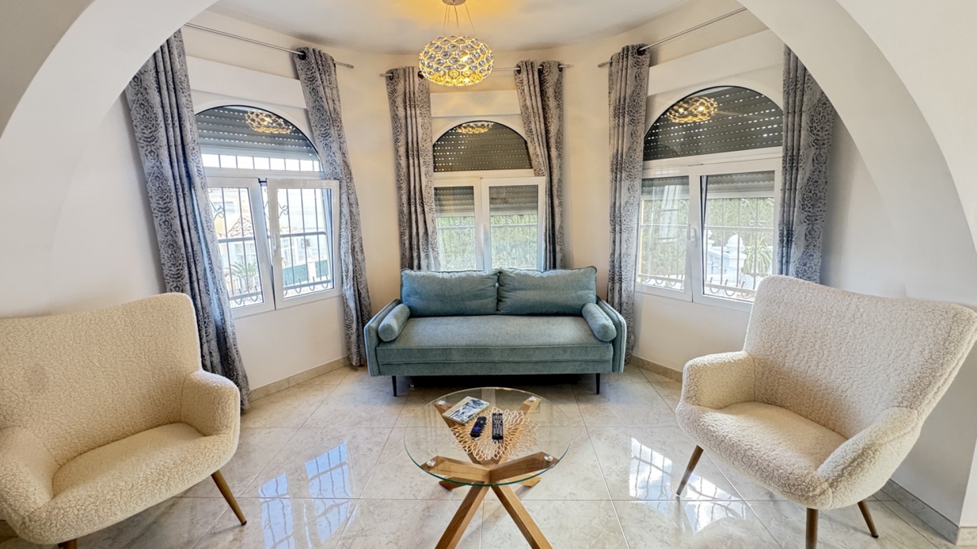 Herverkoop - Vrijstaande Villa -
Villamartín