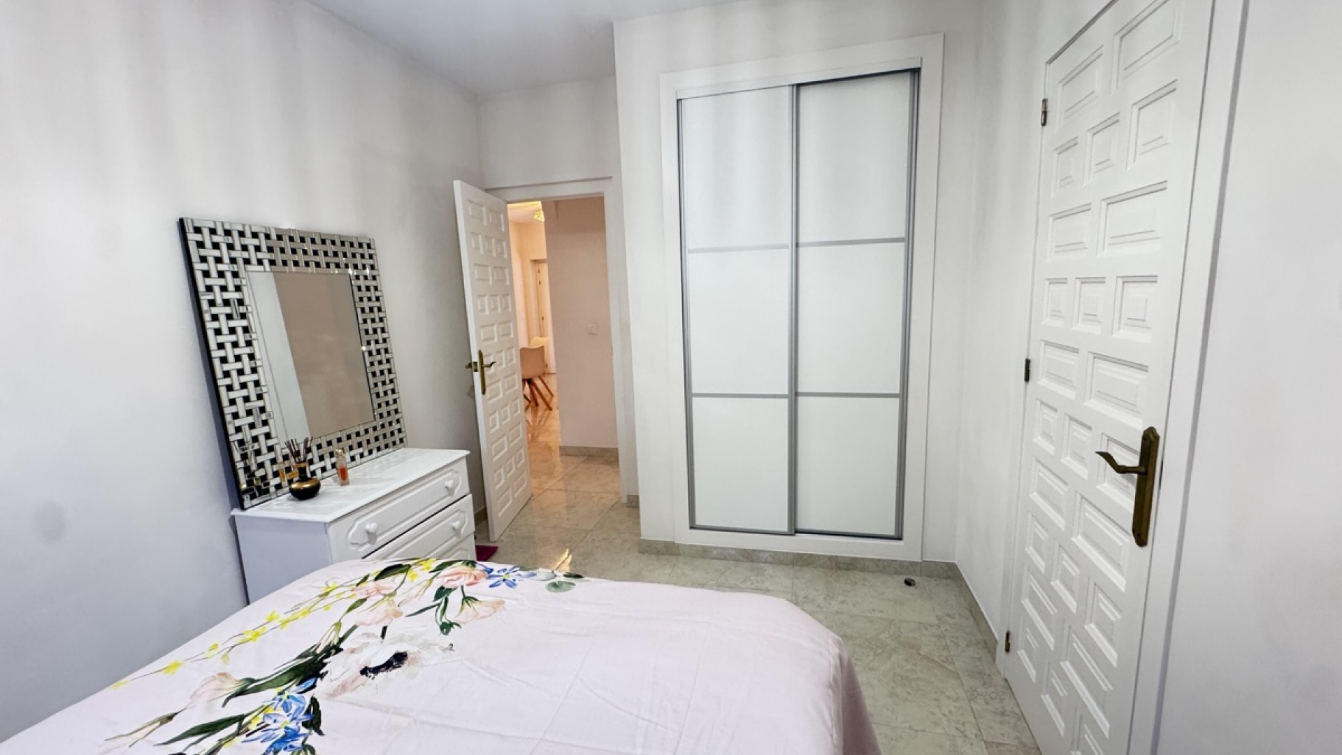 Herverkoop - Vrijstaande Villa -
Villamartín