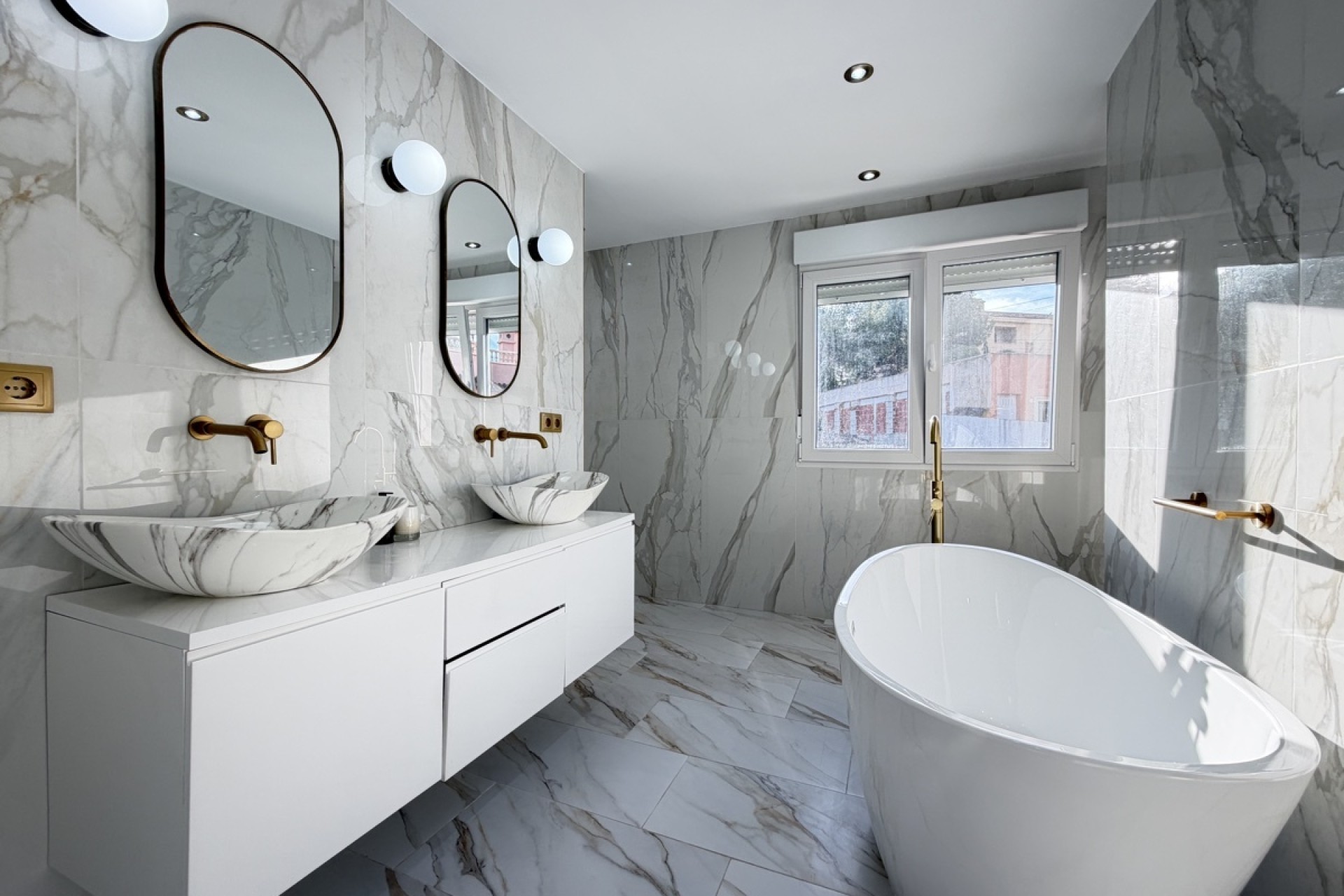 Herverkoop - Vrijstaande Villa -
Villamartín