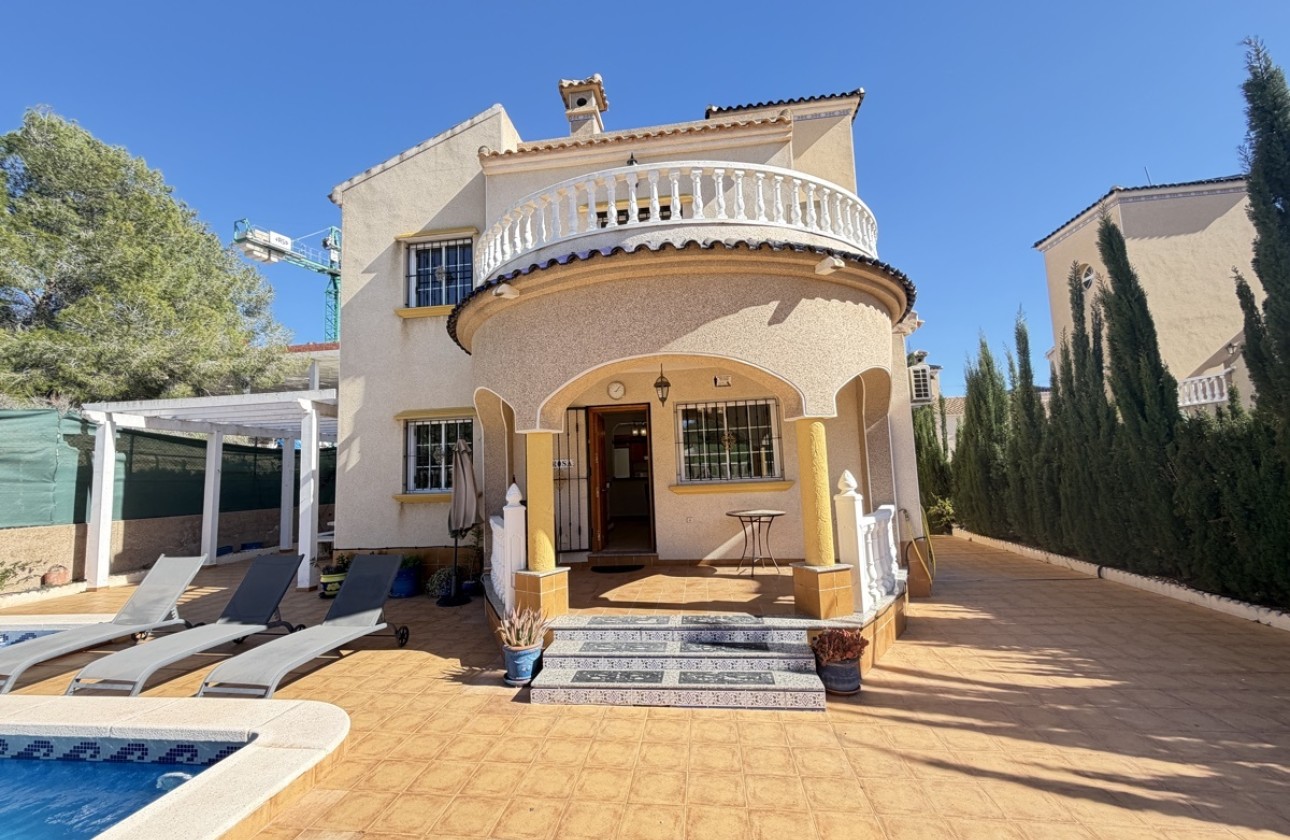 Herverkoop - Vrijstaande Villa -
Villamartín