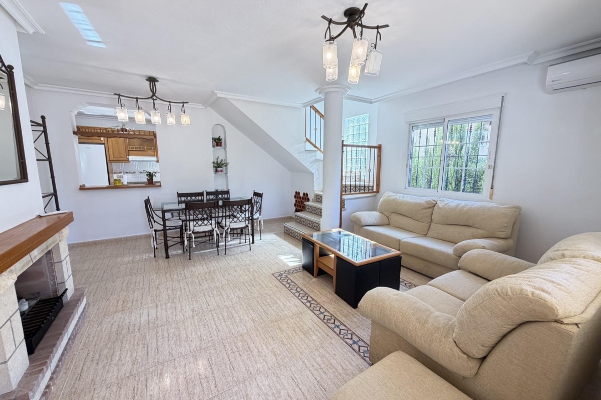 Herverkoop - Vrijstaande Villa -
Villamartín