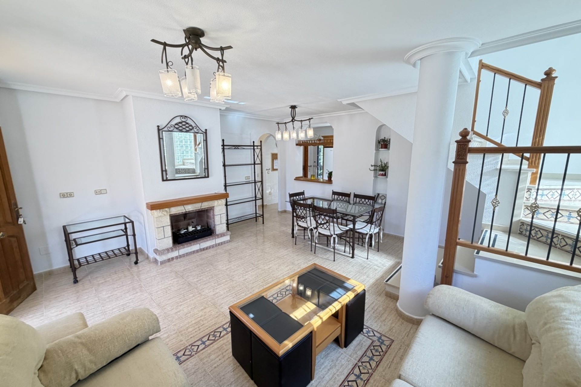 Herverkoop - Vrijstaande Villa -
Villamartín