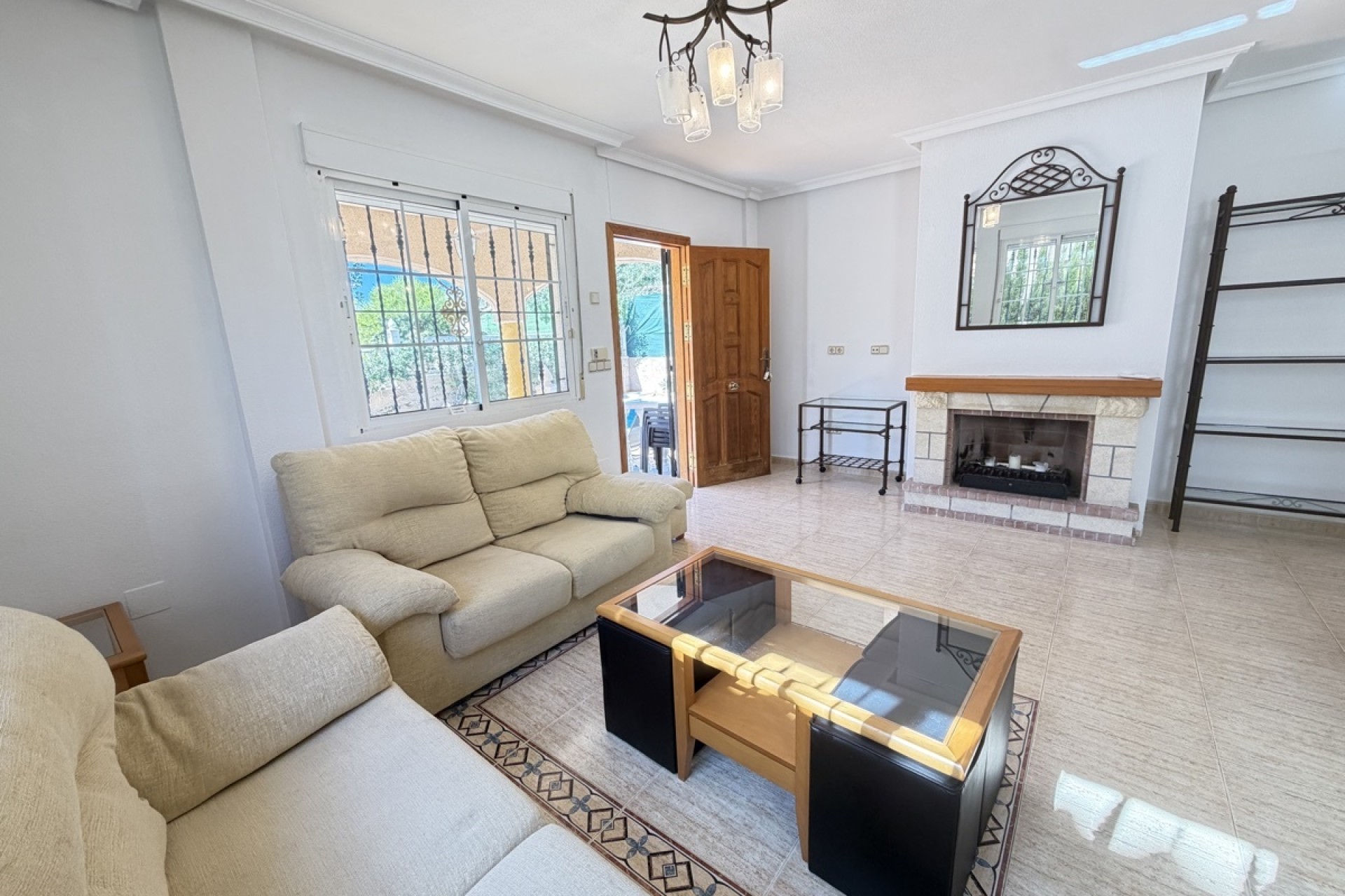 Herverkoop - Vrijstaande Villa -
Villamartín