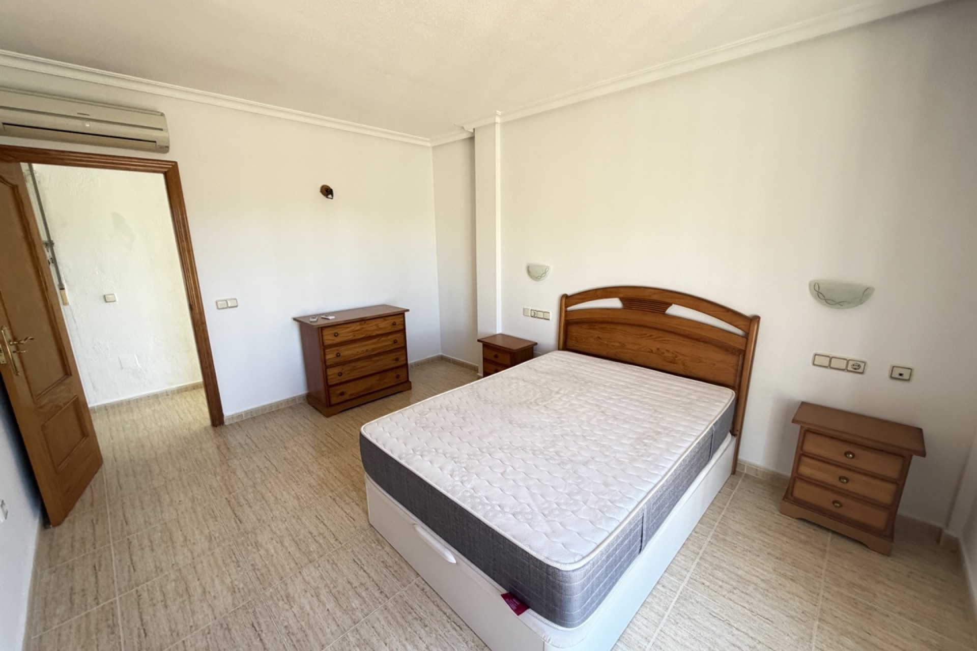 Herverkoop - Vrijstaande Villa -
Villamartín