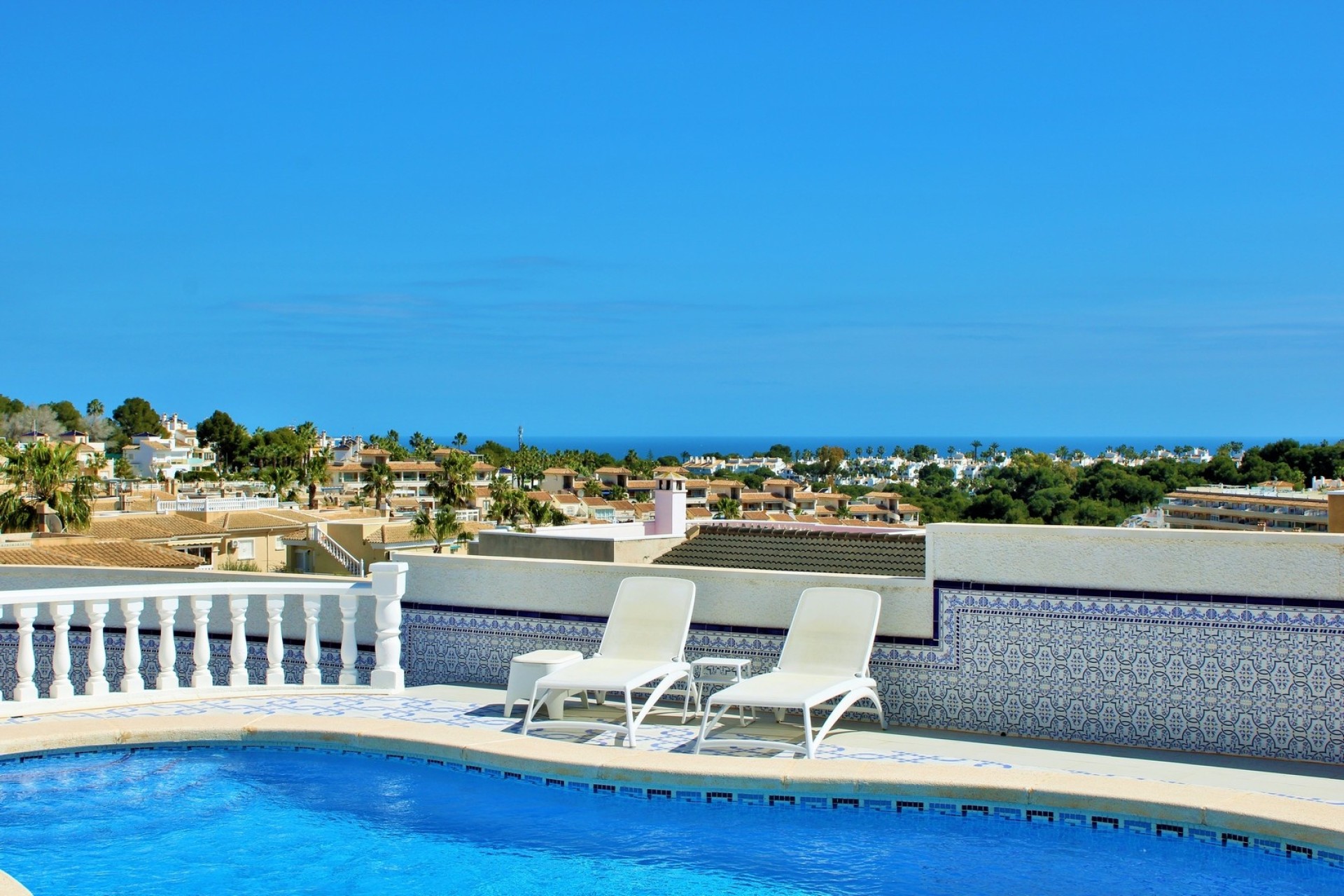 Herverkoop - Vrijstaande Villa -
Villamartín