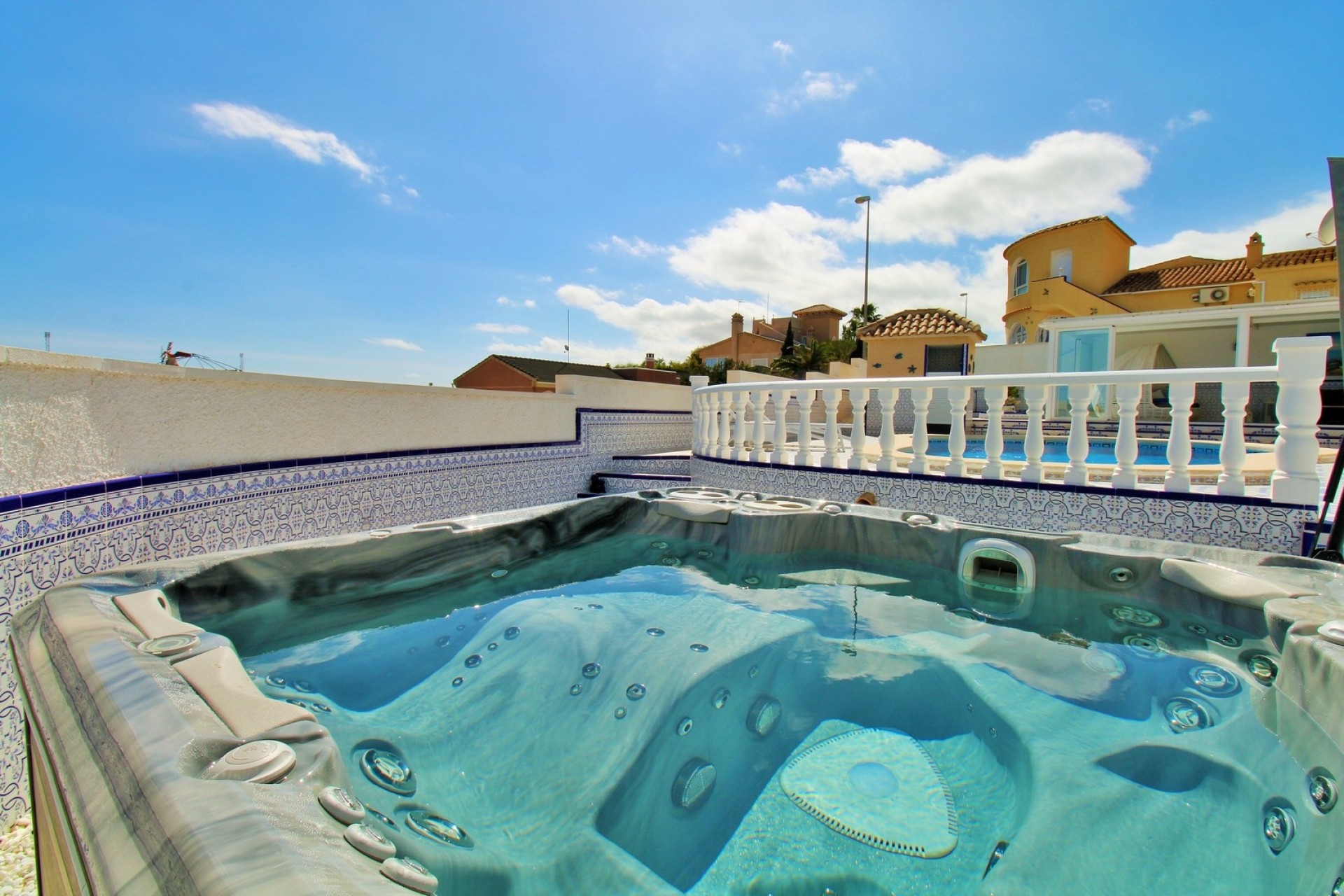 Herverkoop - Vrijstaande Villa -
Villamartín