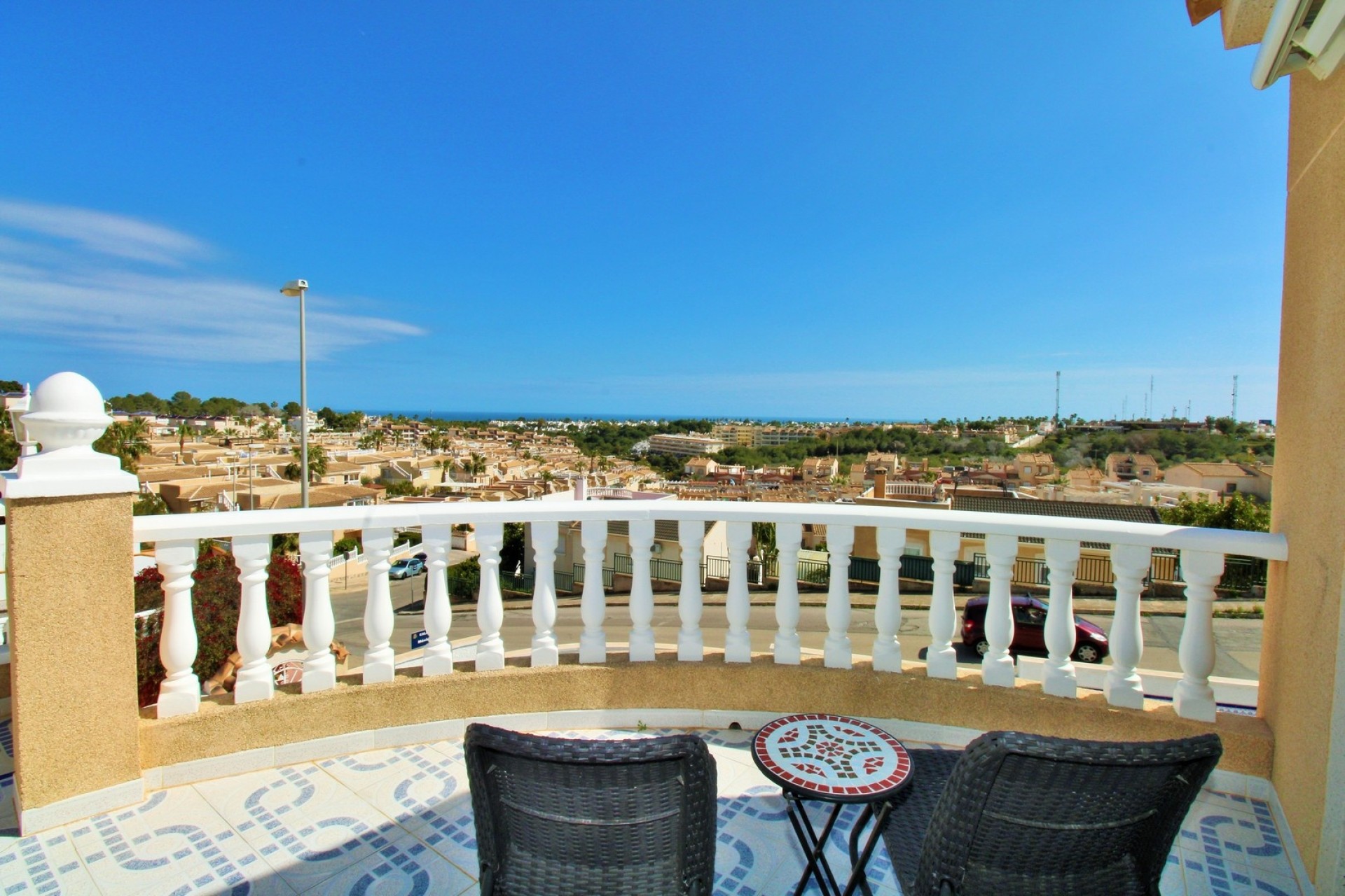 Herverkoop - Vrijstaande Villa -
Villamartín