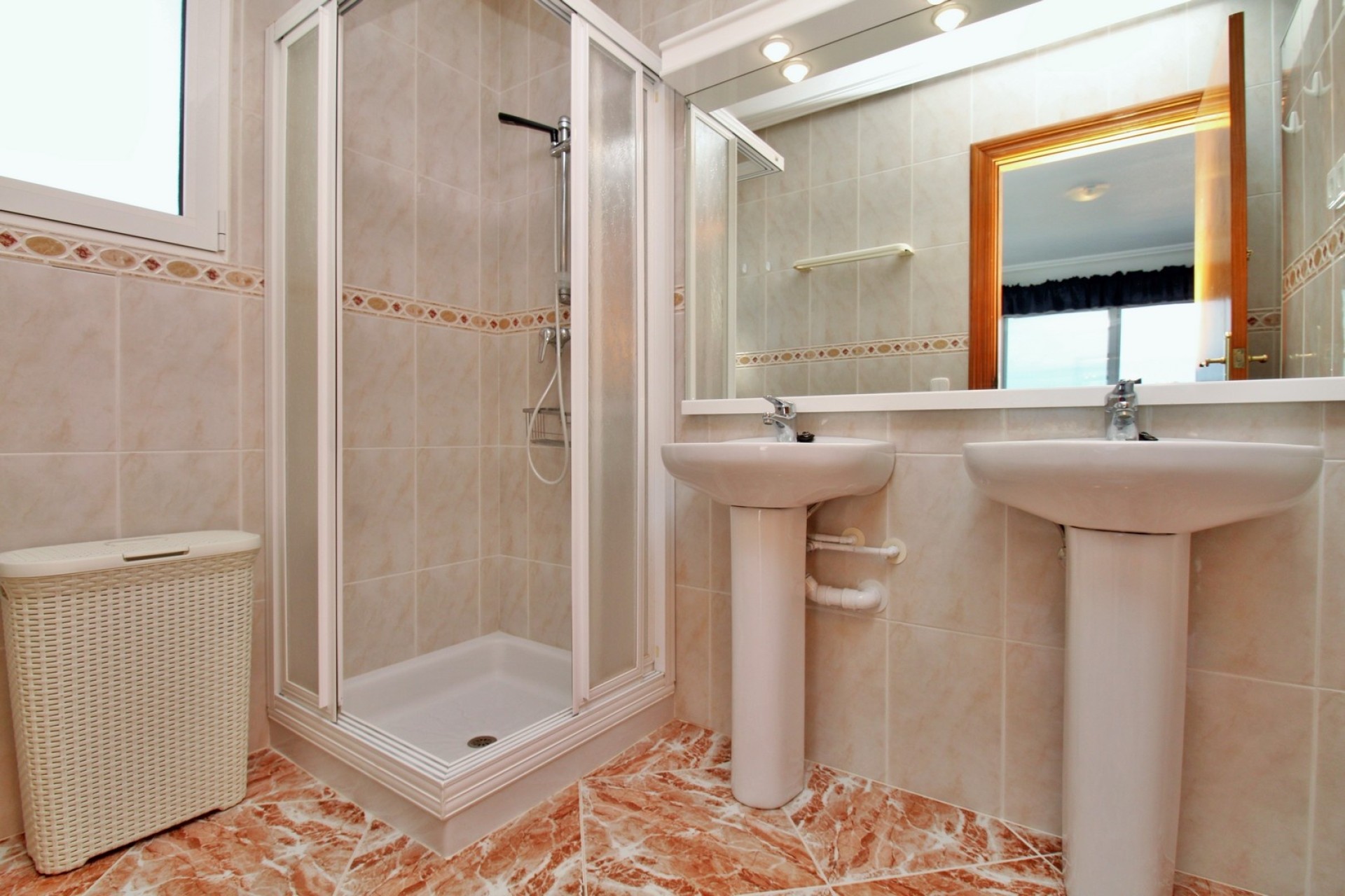 Herverkoop - Vrijstaande Villa -
Villamartín