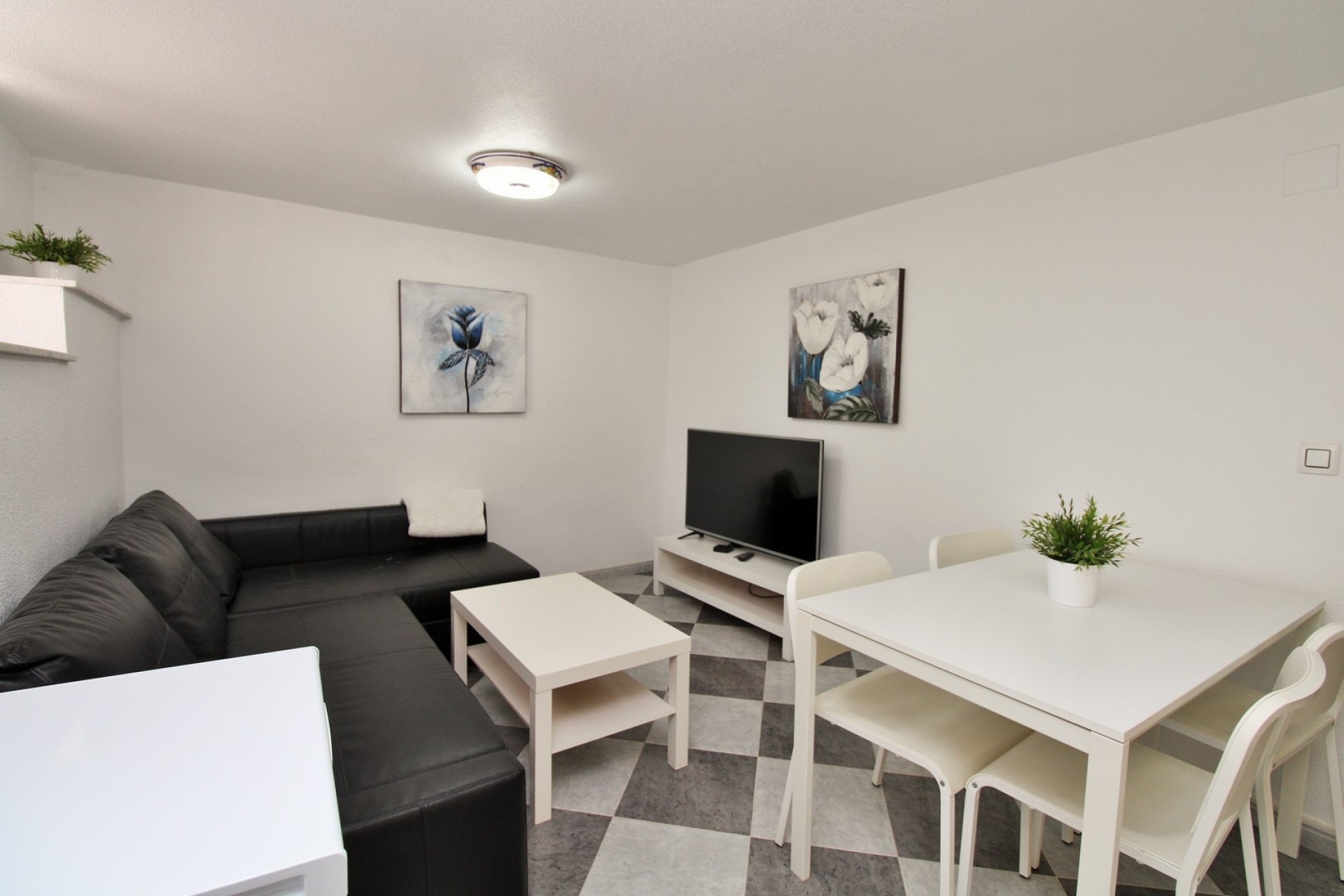 Herverkoop - Vrijstaande Villa -
Villamartín