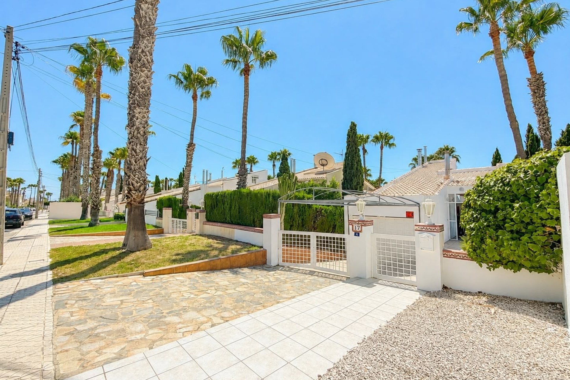 Herverkoop - Vrijstaande Villa -
Villamartín