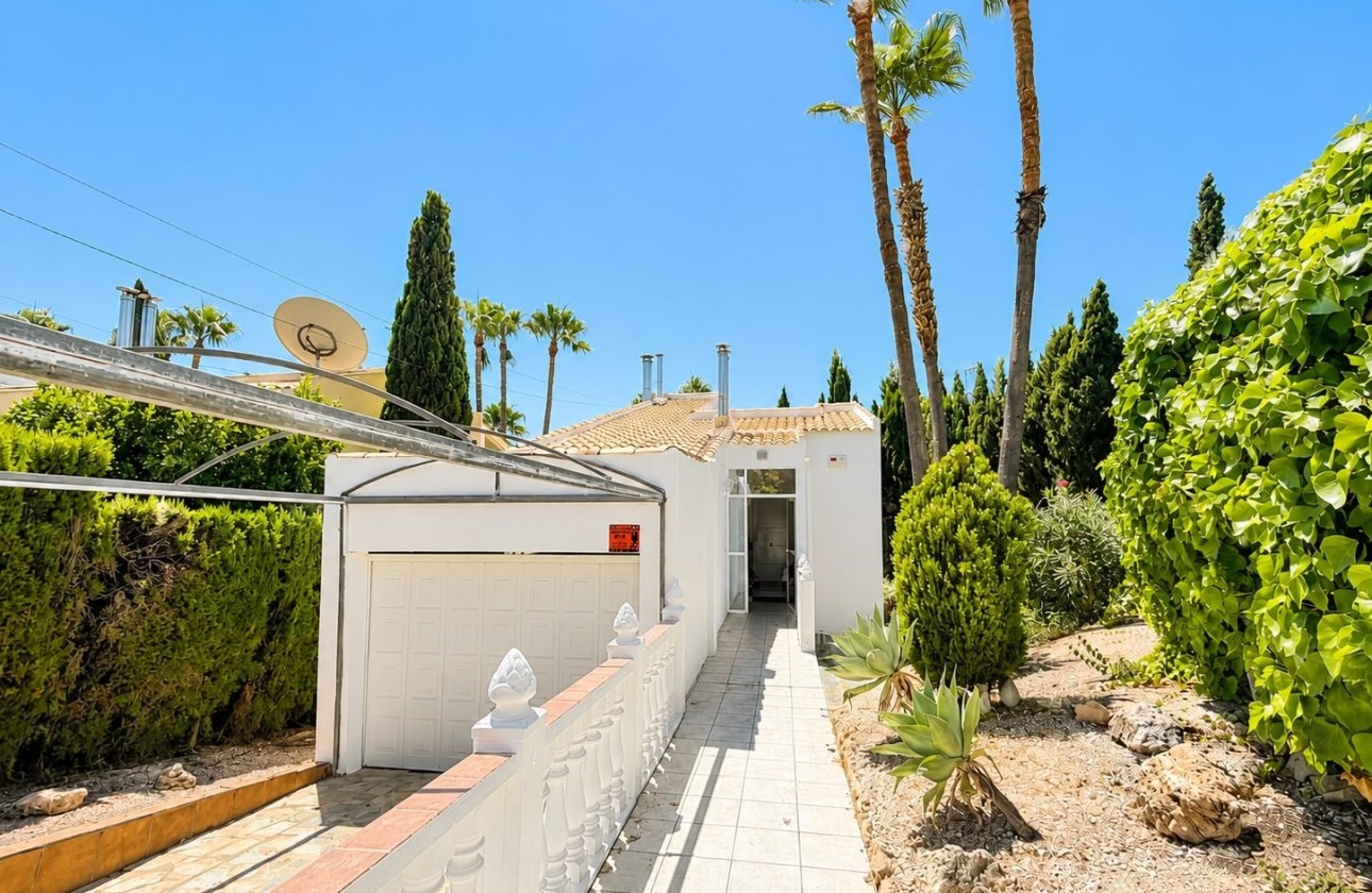 Herverkoop - Vrijstaande Villa -
Villamartín