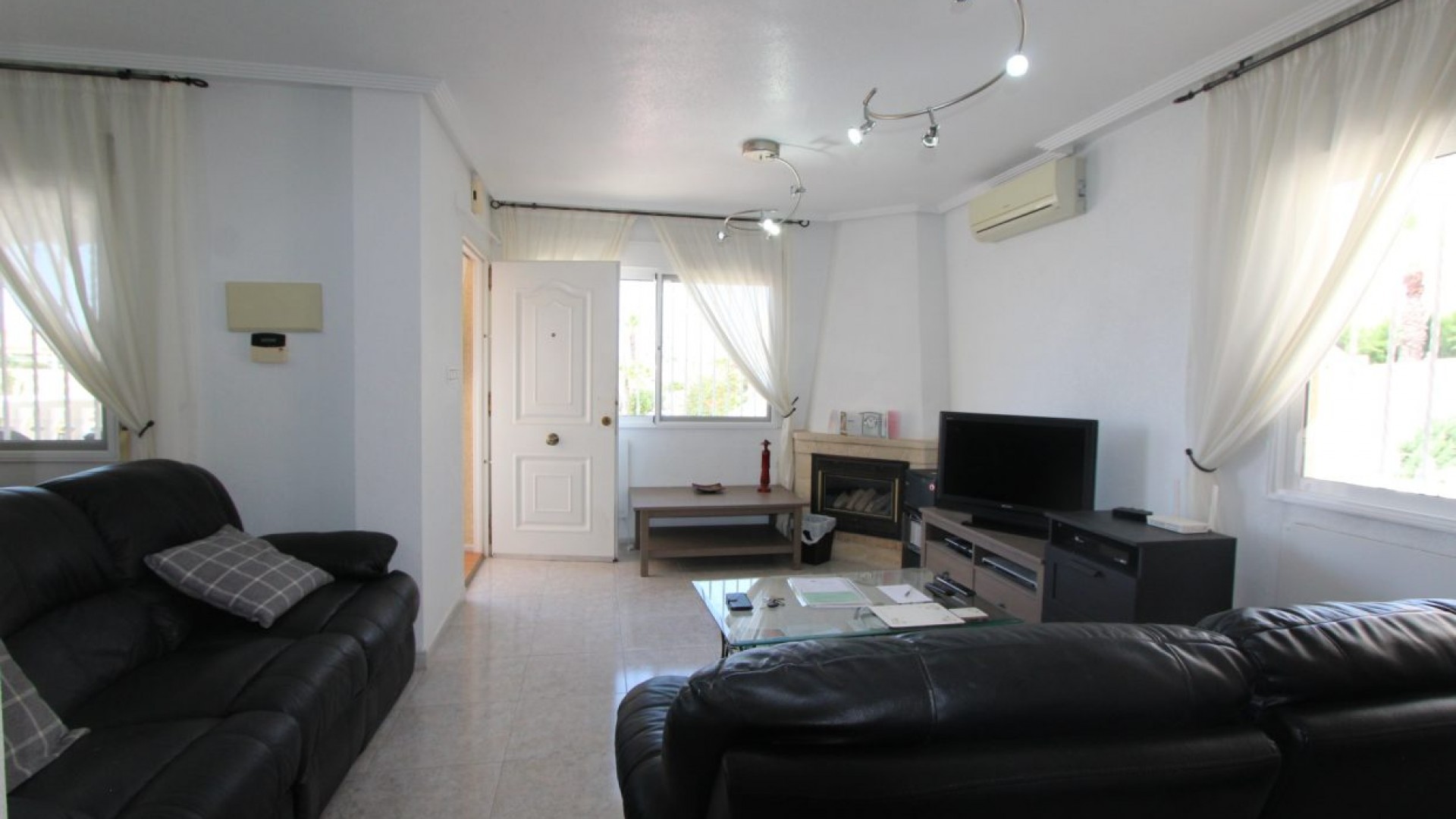 Herverkoop - Vrijstaande Villa -
Villamartín