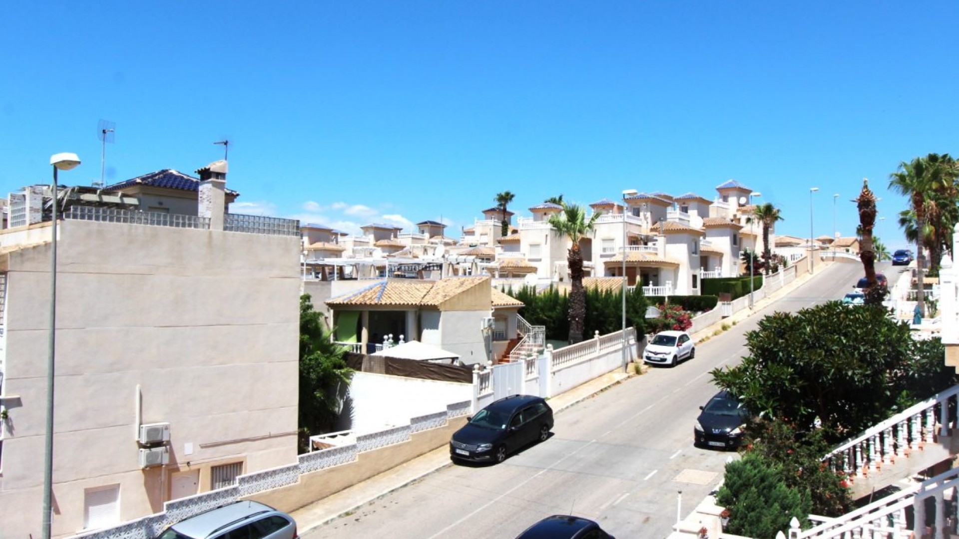 Herverkoop - Vrijstaande Villa -
Villamartín