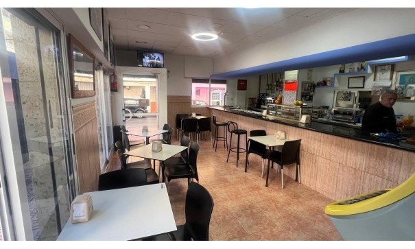 Kommersiell - Återförsäljning - Torrevieja - Estacion de autobuses