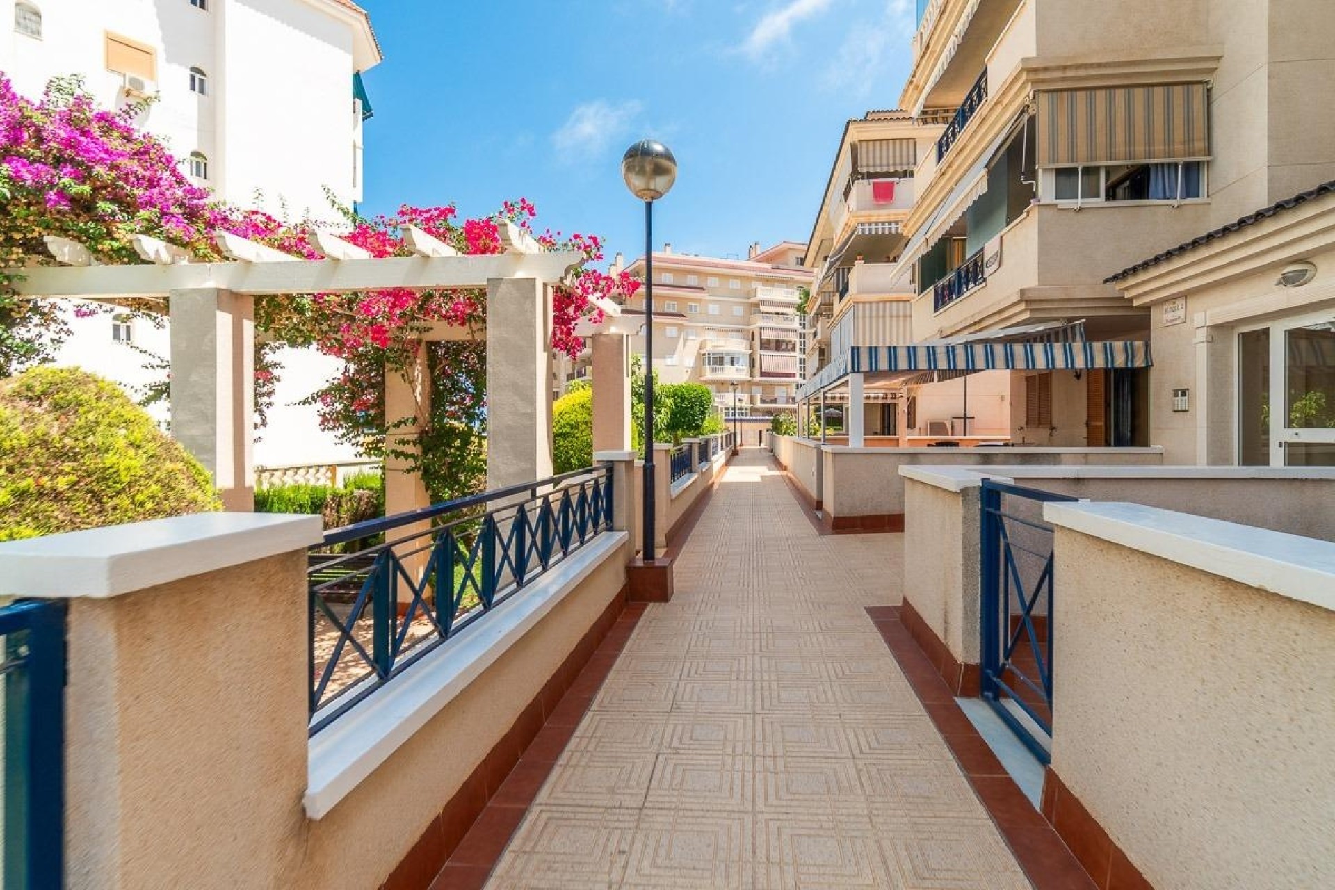 LANGDURIGE VERHUUR - Appartement / Flat -
Torrevieja - La Mata