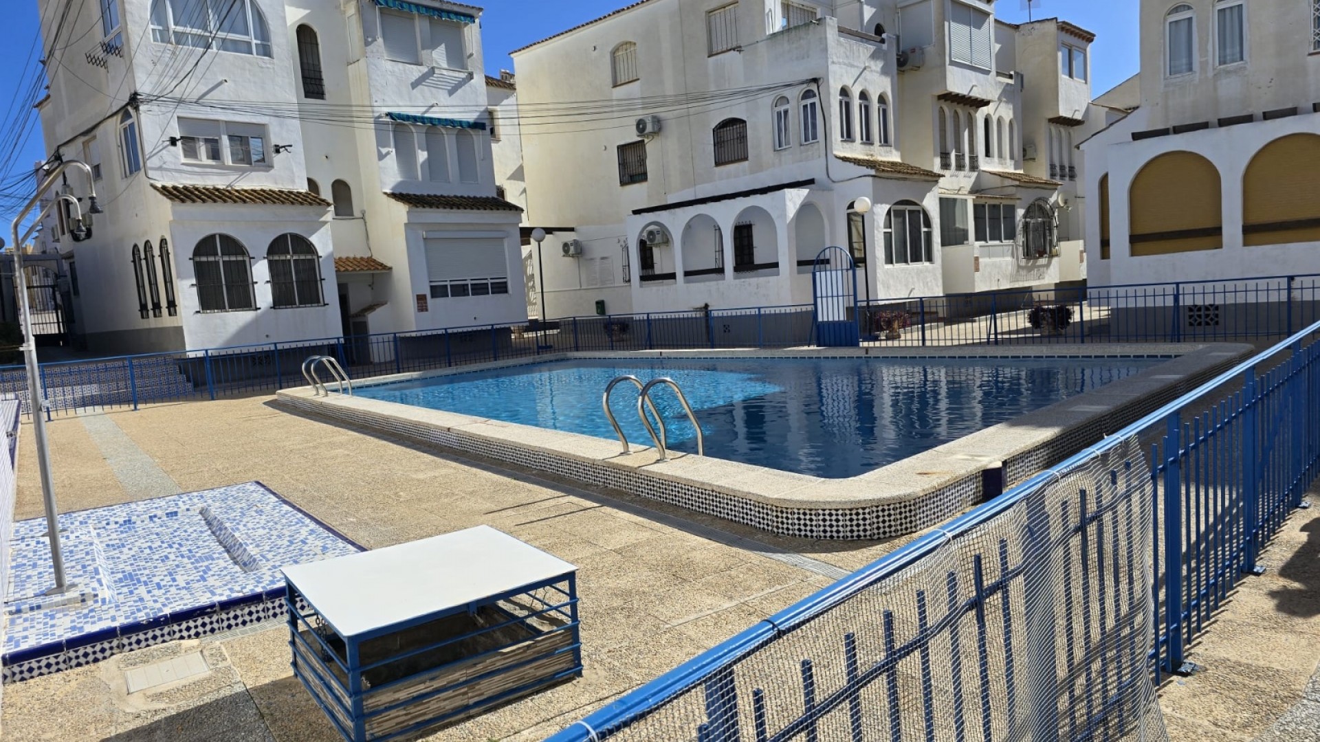 Location longue durée - Apartement Flat -
Torrevieja - Playa de los Naufragos