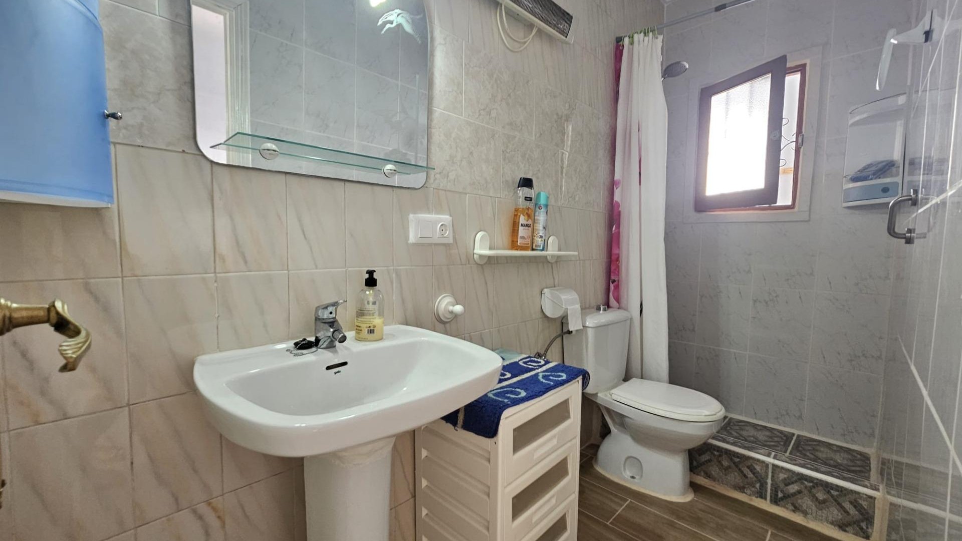Location longue durée - Appartement -
Torrevieja - Centro
