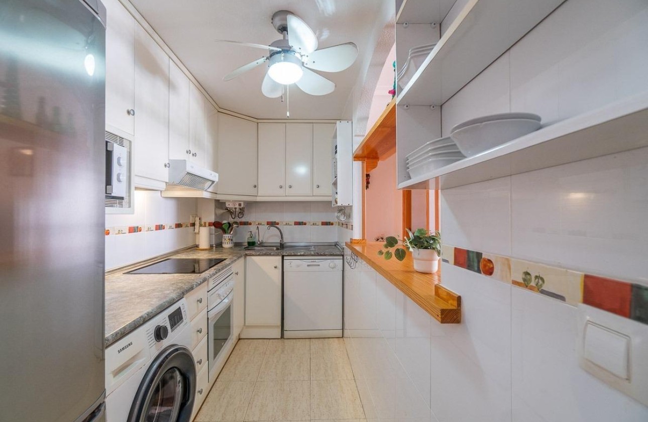Location longue durée - Appartement -
Torrevieja - La Mata