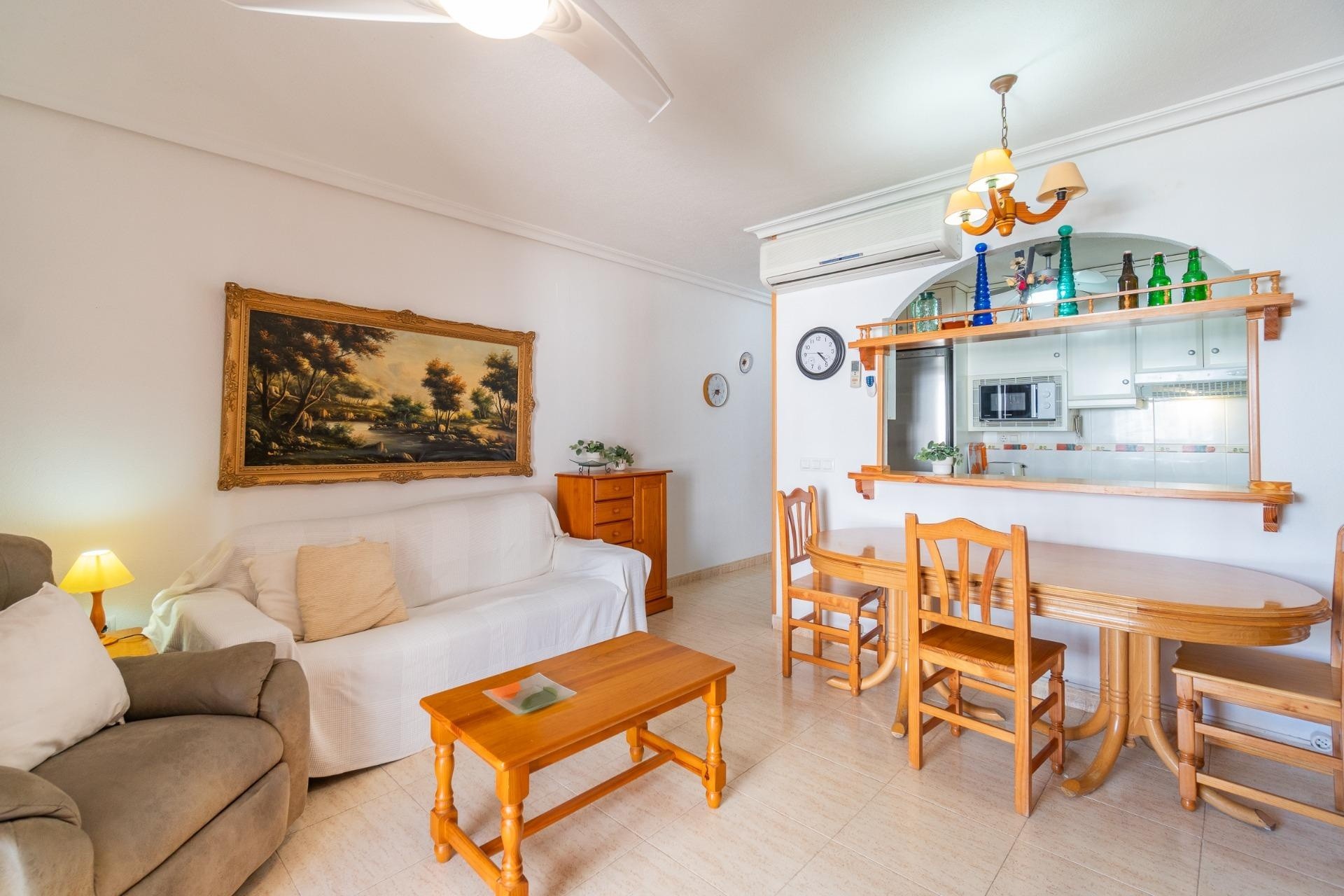 Location longue durée - Appartement -
Torrevieja - La Mata
