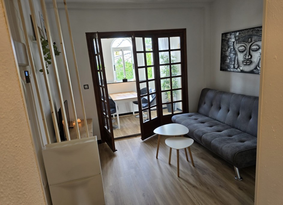 Location longue durée - Appartement -
Torrevieja - Playa de los Naufragos