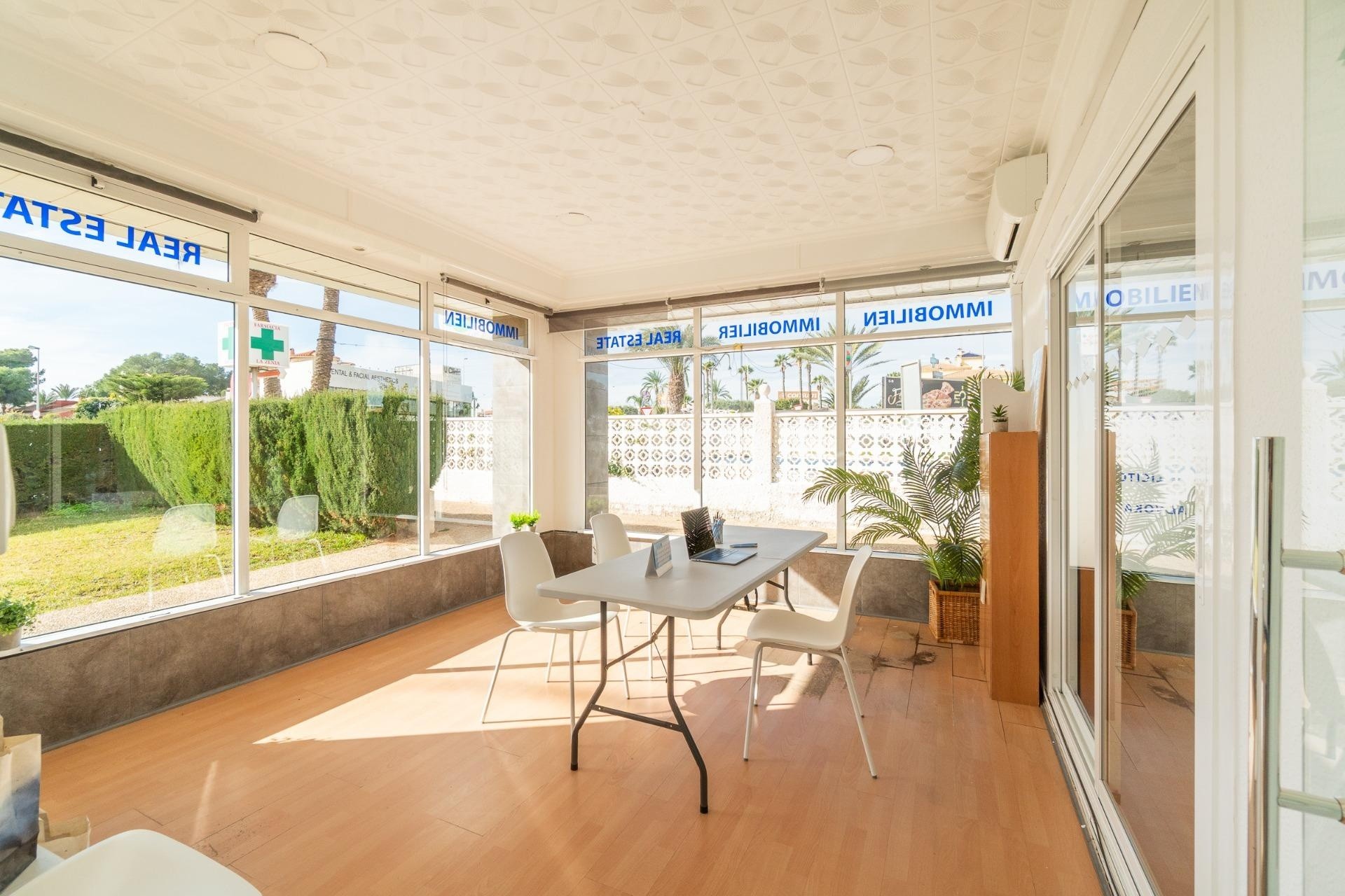 Location longue durée - Commercieel -
Orihuela Costa - La Zenia