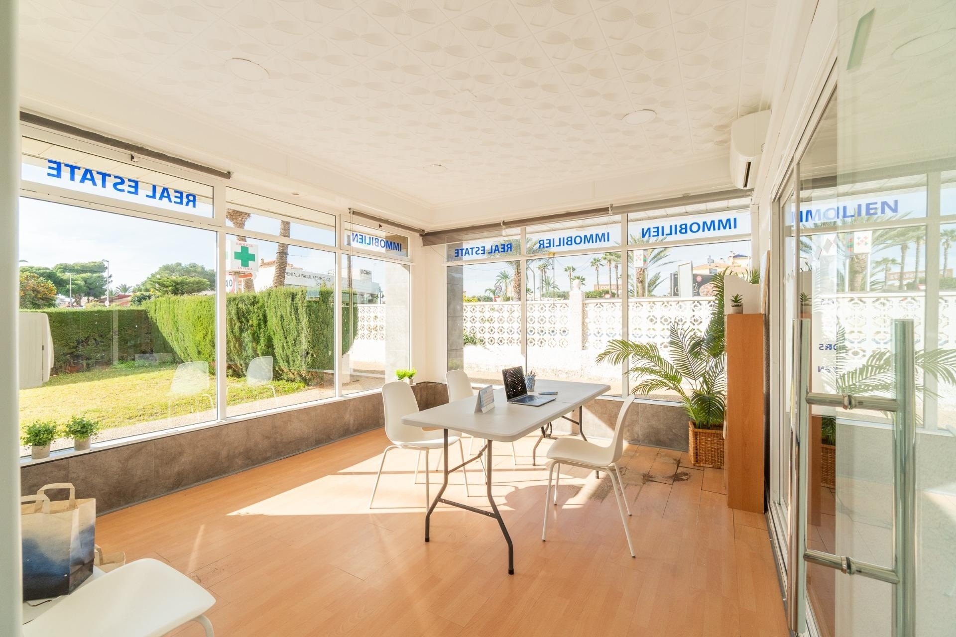 Location longue durée - Commercieel -
Orihuela Costa - La Zenia