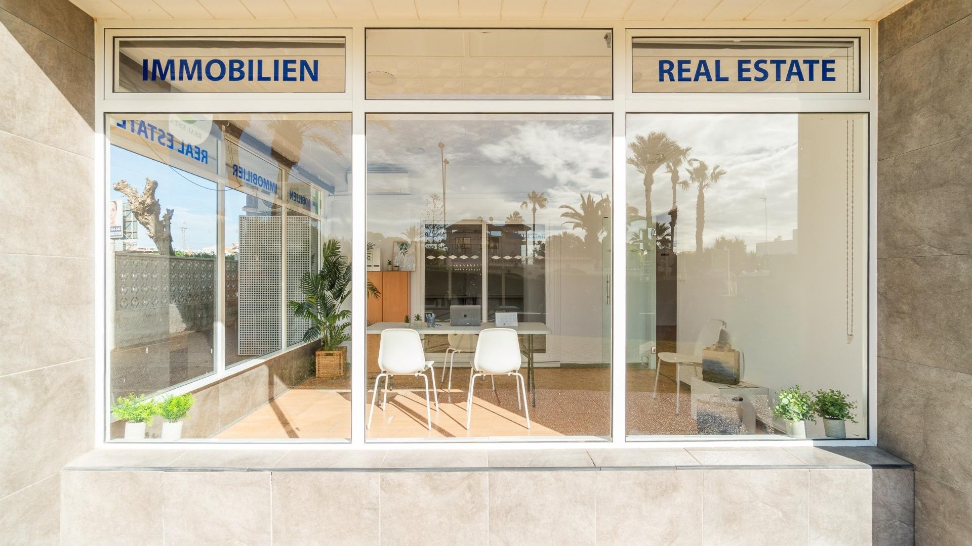 Long time Rental - Commercial -
Orihuela Costa - La Zenia