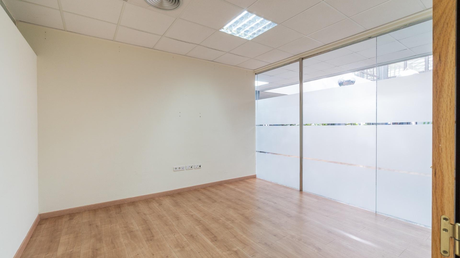 Long time Rental - Commercial -
Orihuela Costa - Playa Flamenca