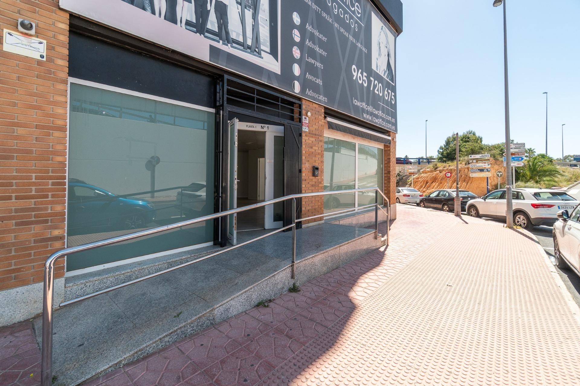 Long time Rental - Commercial -
Orihuela Costa - Playa Flamenca
