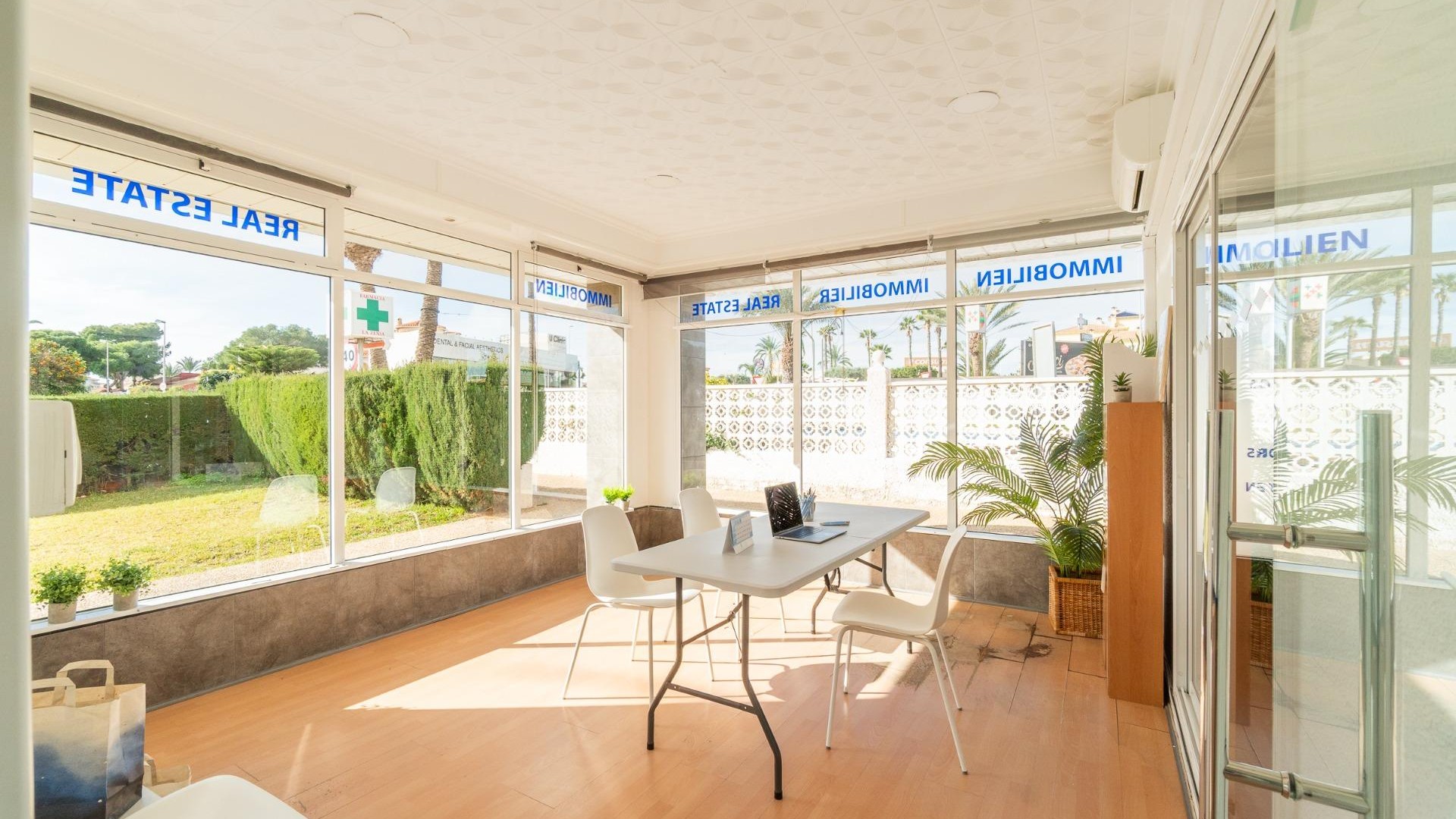 Long time Rental - Kommerziell -
Orihuela Costa - La Zenia