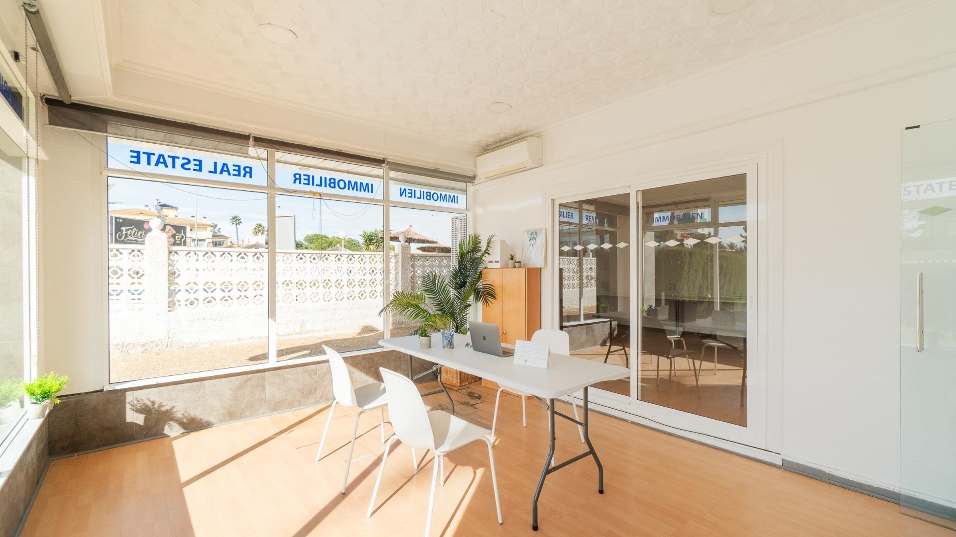 Long time Rental - Kommerziell -
Orihuela Costa - La Zenia