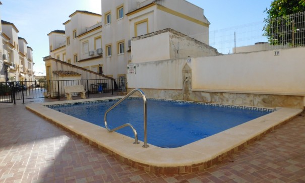 Maison de ville - Location longue durée - Torremendo - Torremendo