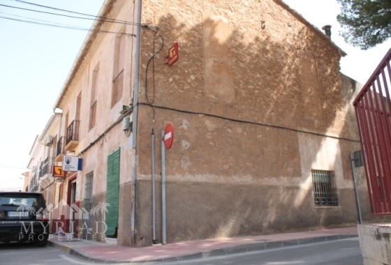 Maison de ville - Revente -
        Pinoso - C8P-55314